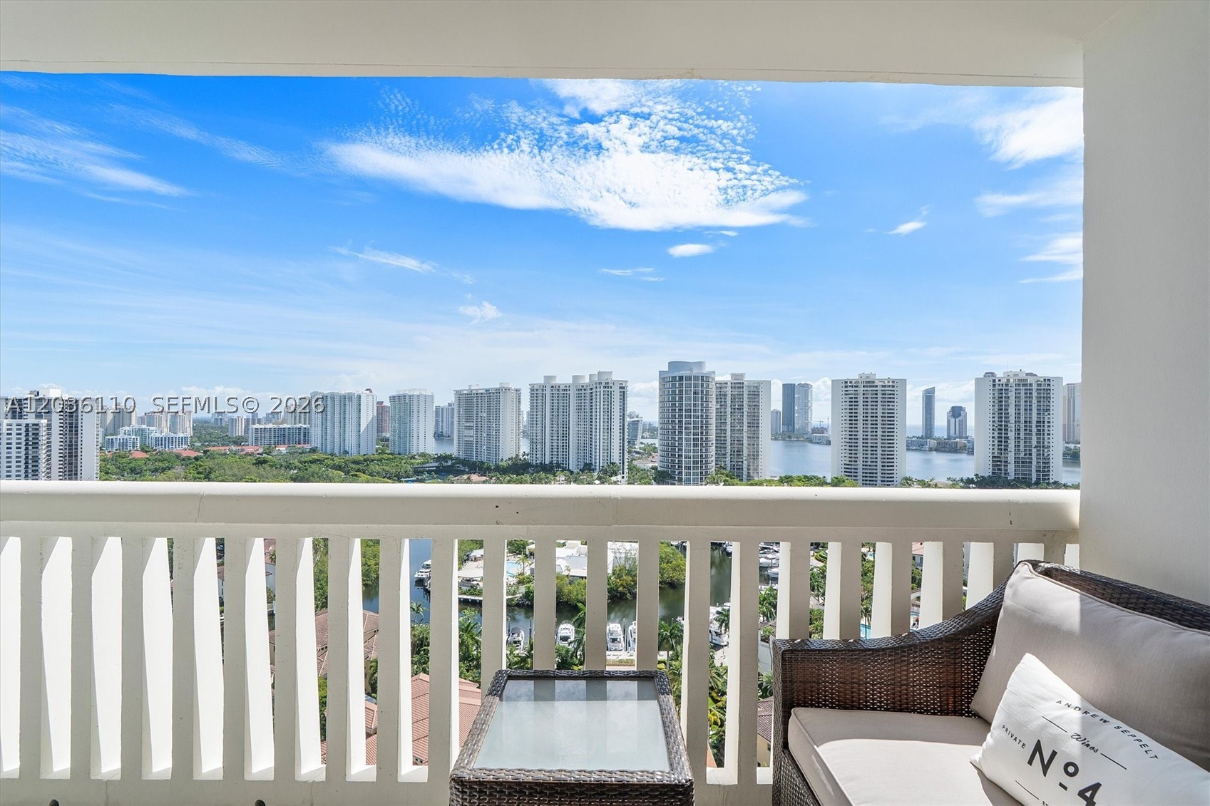 1000 W Island Blvd #2307