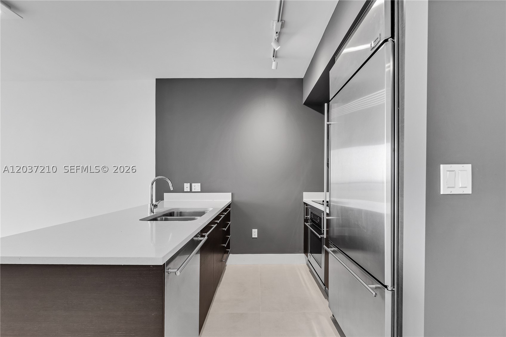 image 500 Brickell East11