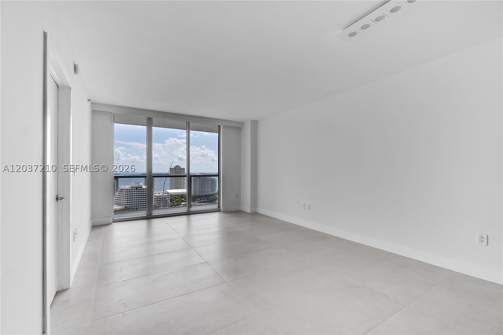 image 500 Brickell East13