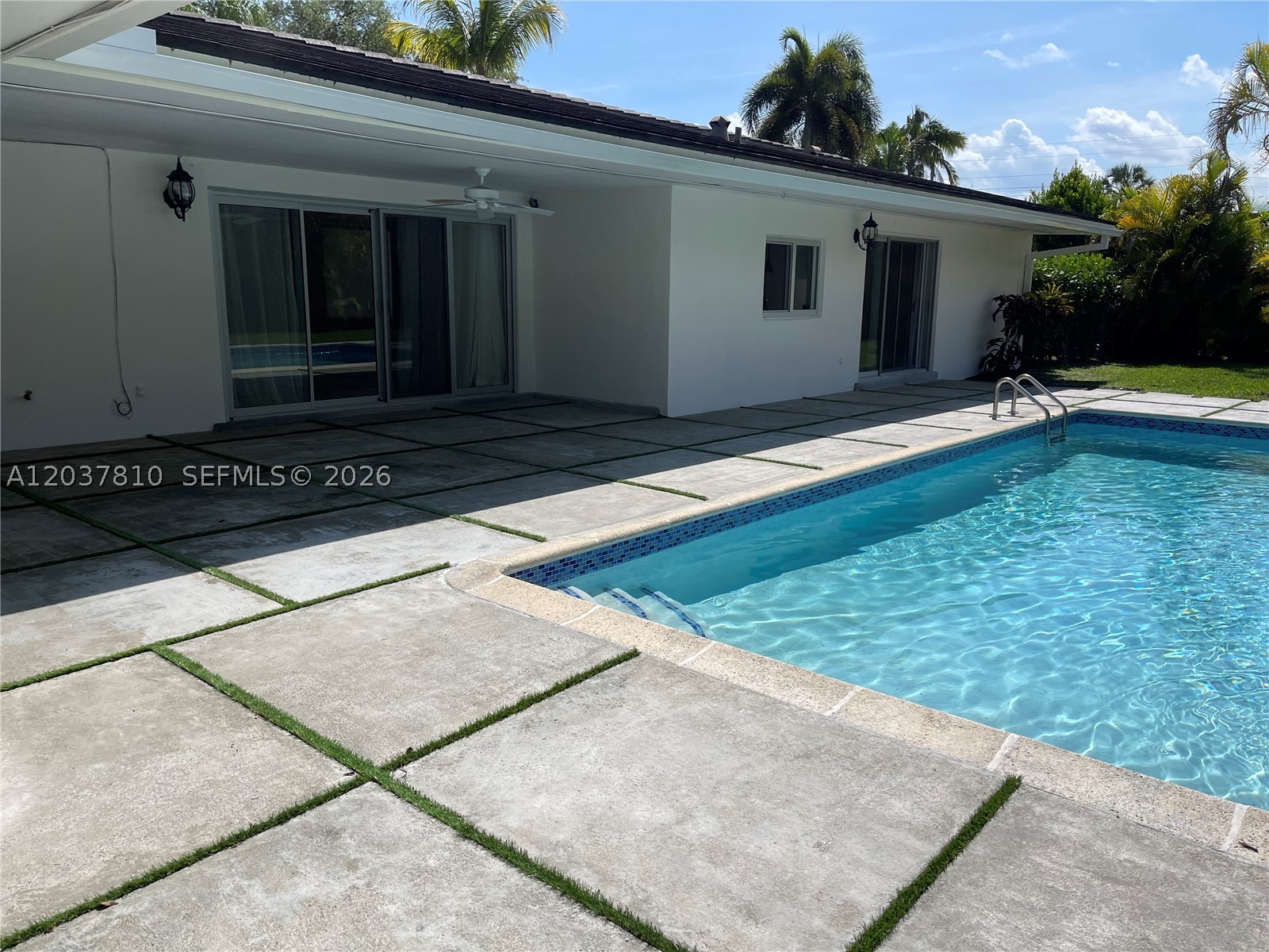 7361 SW 117th Ter Pinecrest, FL 33156