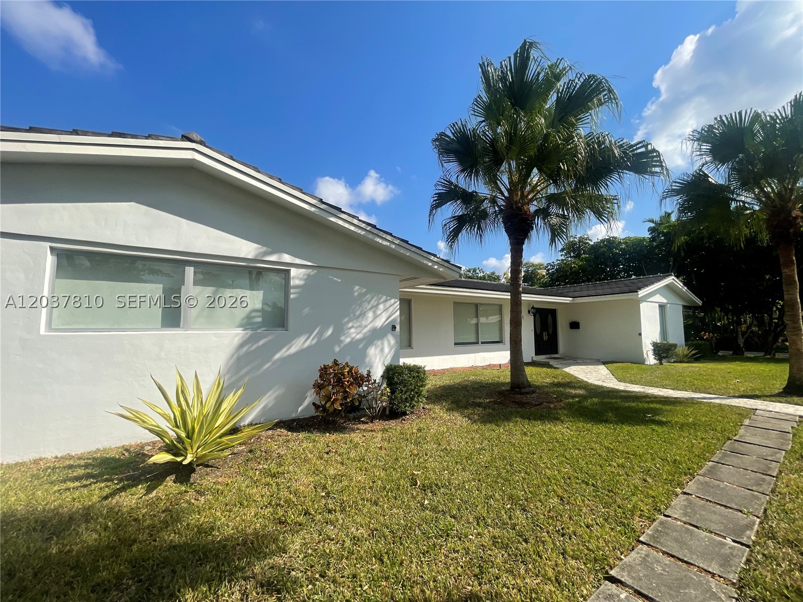 7361 SW 117th Ter Pinecrest, FL 33156