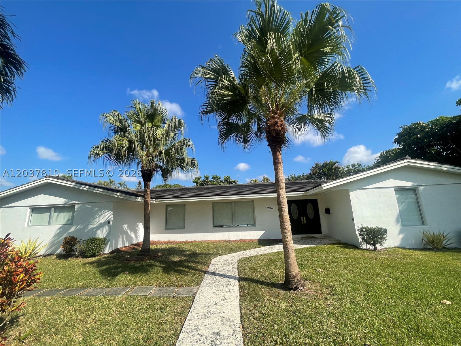 7361 SW 117th Ter Pinecrest, FL 33156