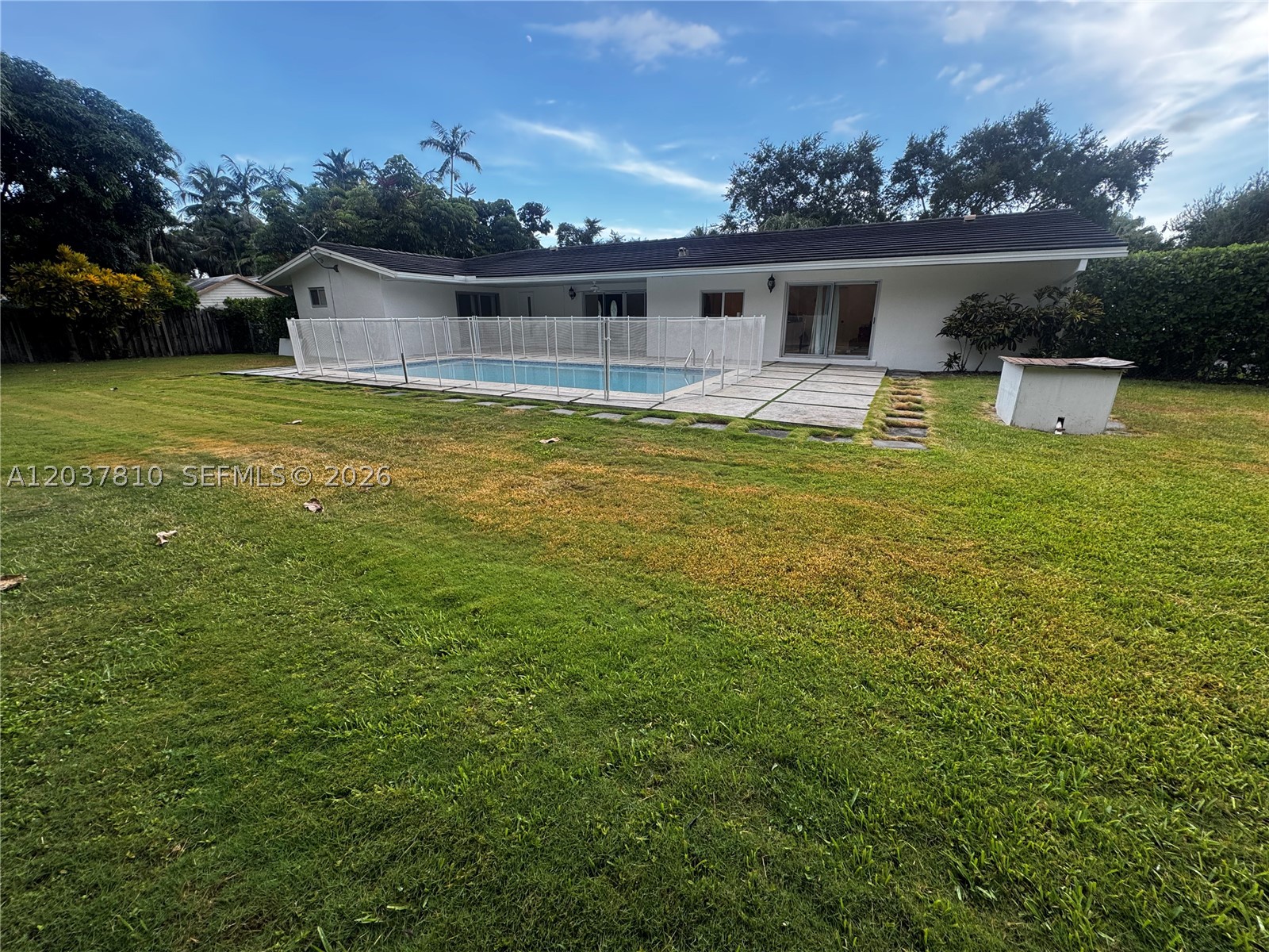 7361 SW 117th Ter Pinecrest, FL 33156