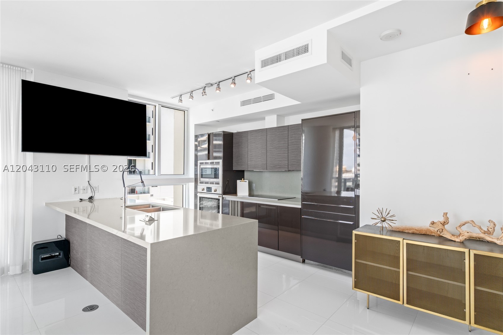 image The Bond on Brickell11