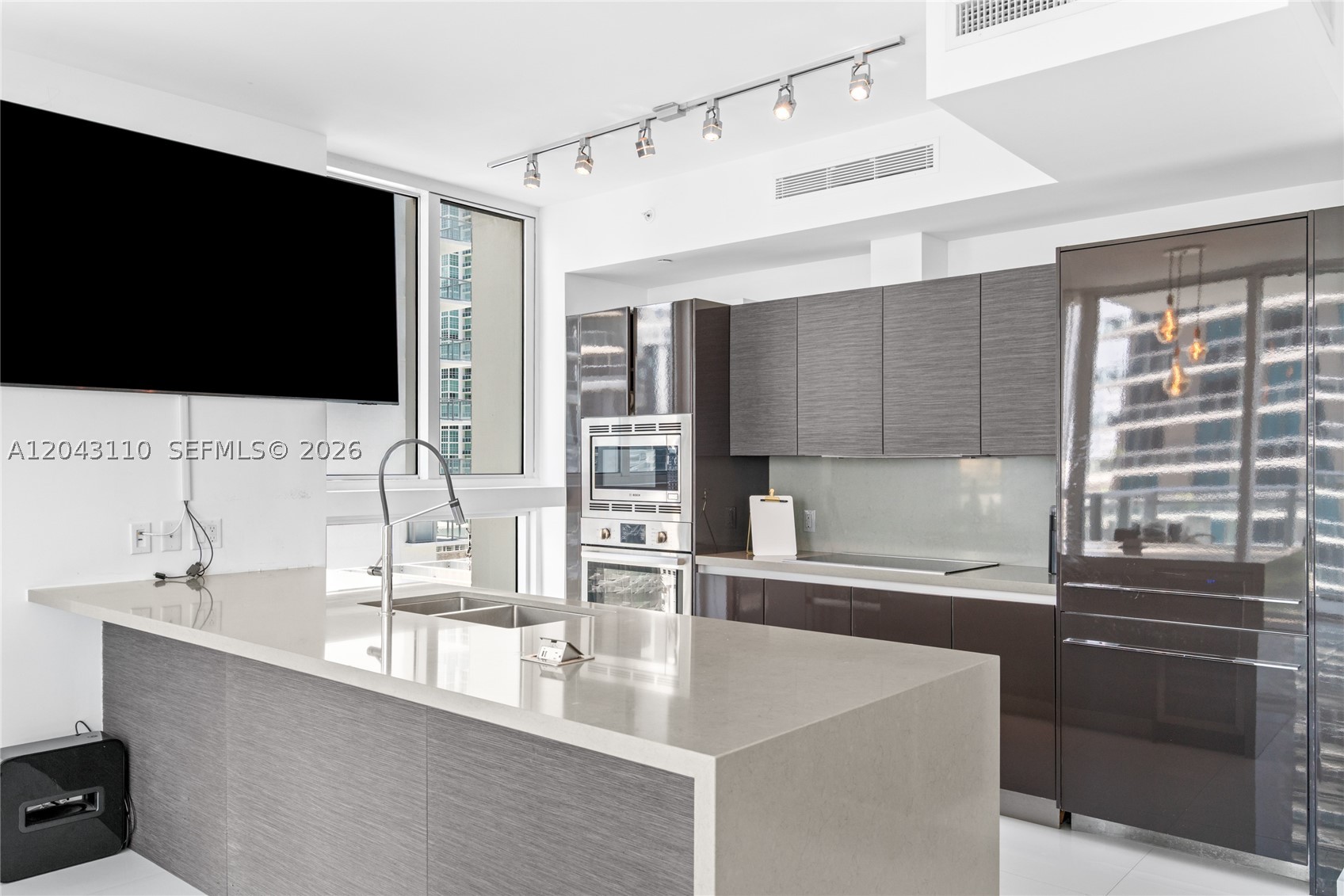image The Bond on Brickell12