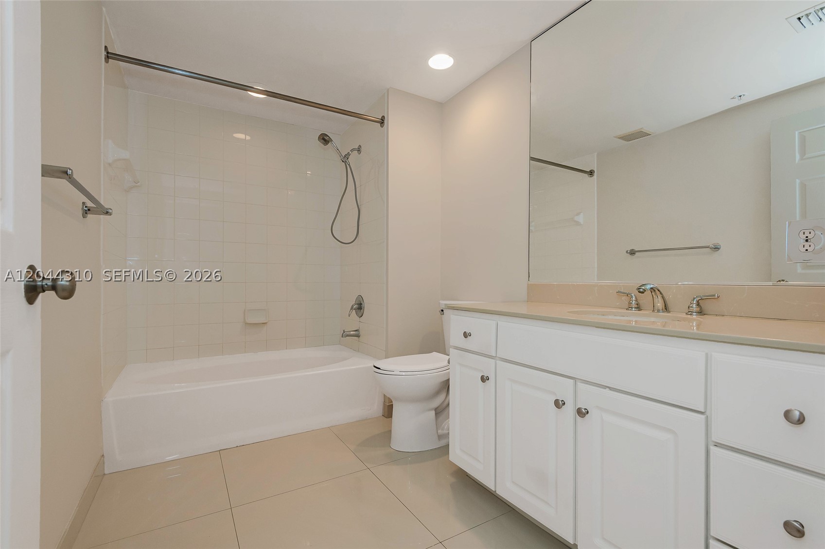 image Cite on the Bay East27