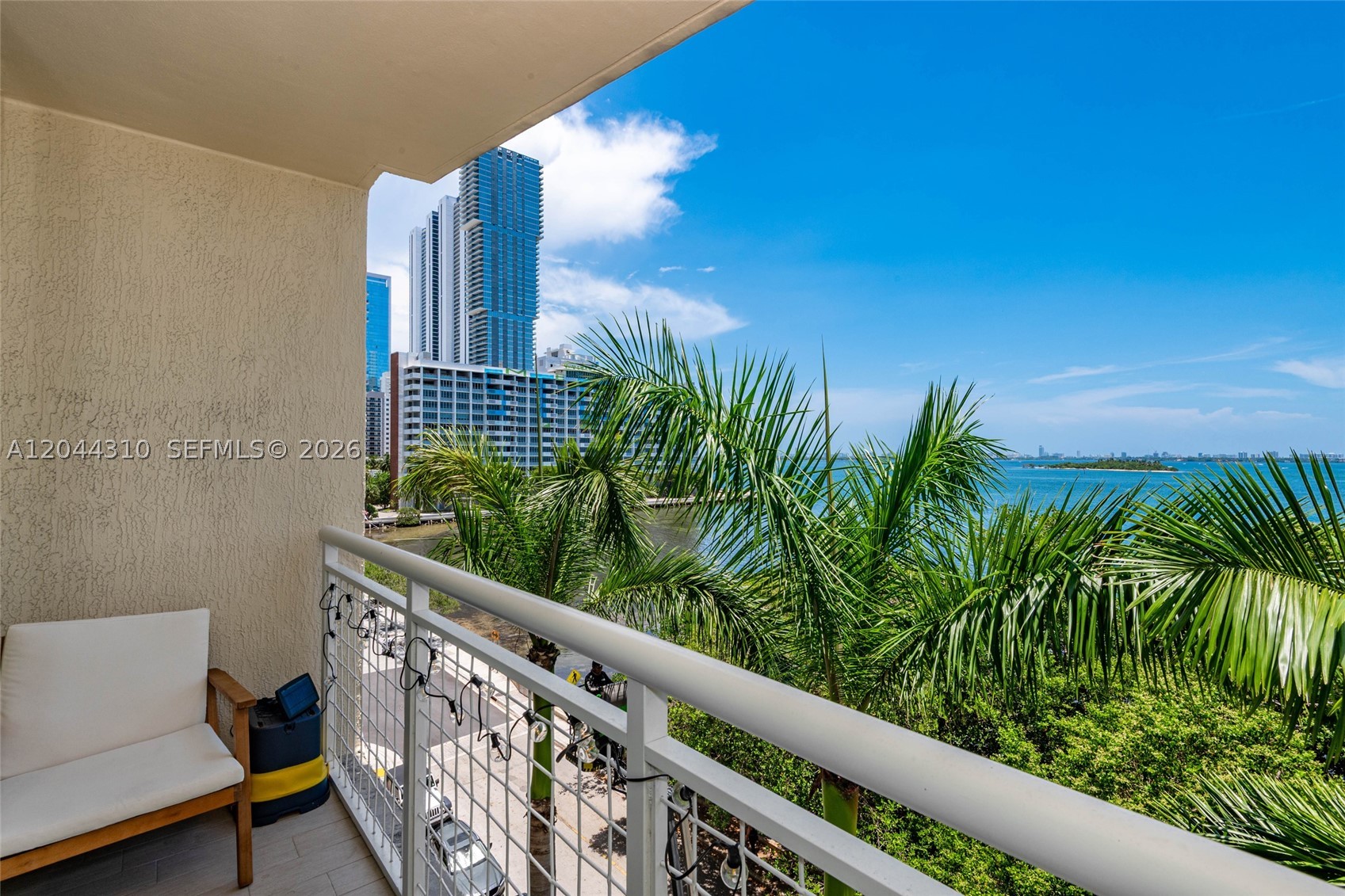 image Cite on the Bay East30