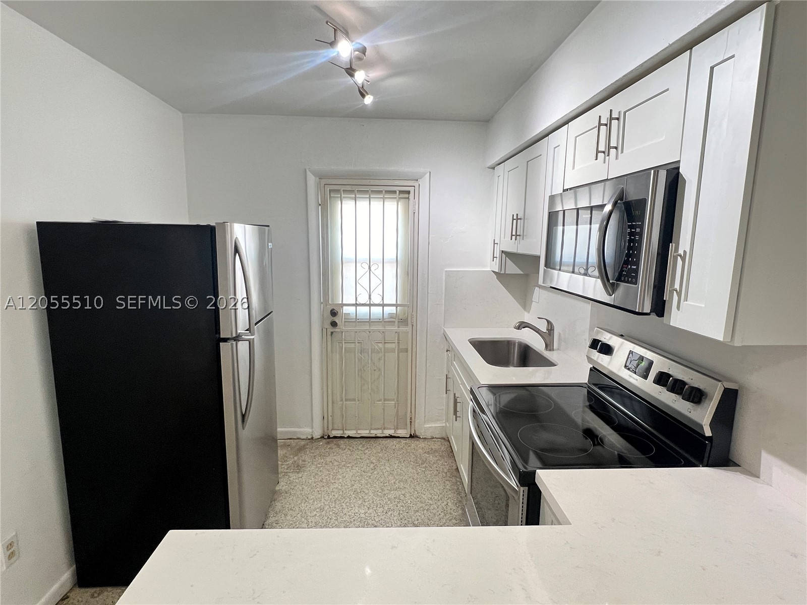 1057 SW 7th St #1 Miami, FL 33130
