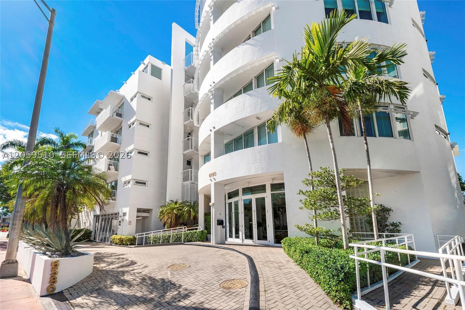 6580 Indian Crk Dr #510 Miami Beach, FL 33141