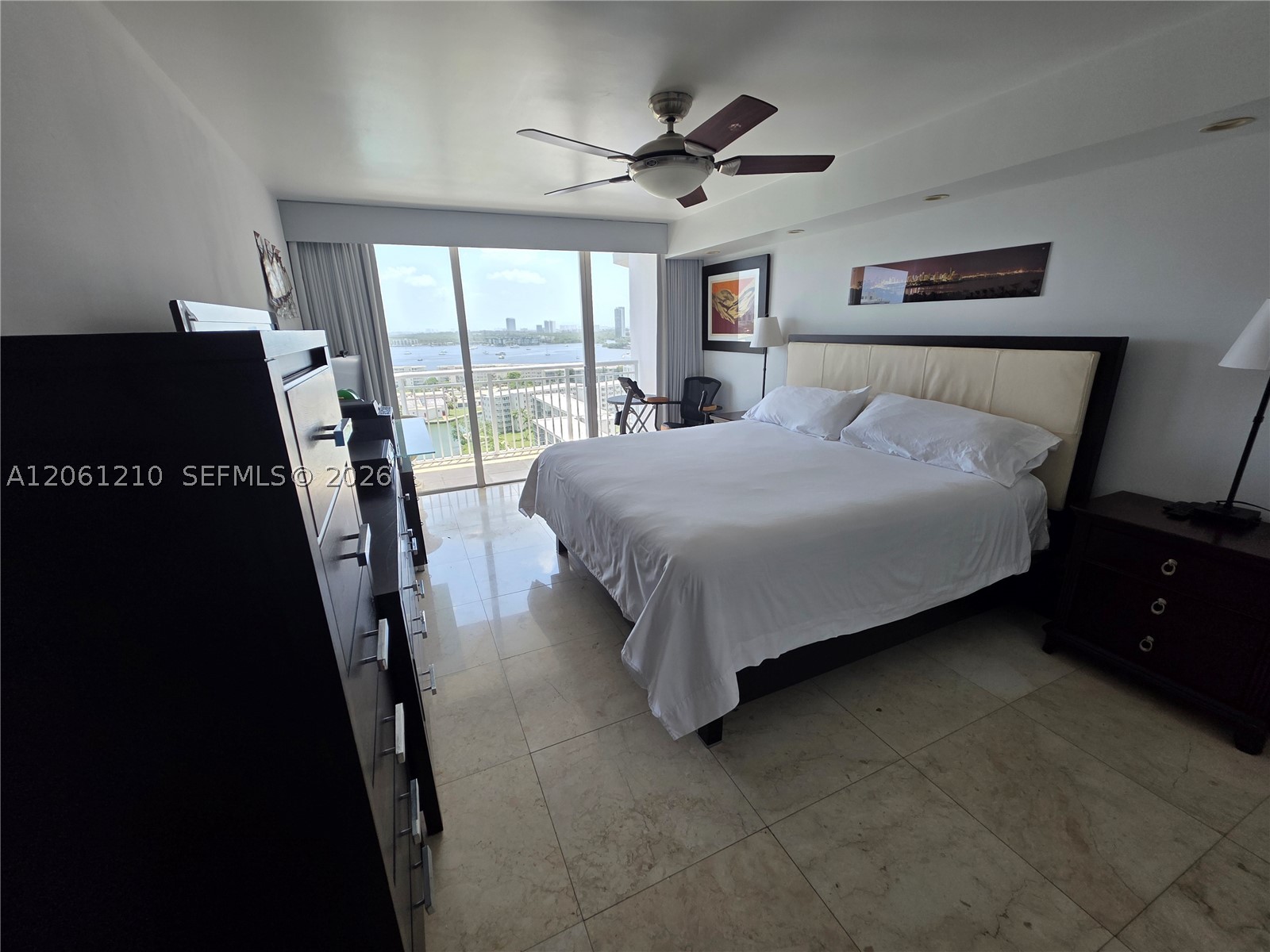 18081 Biscayne Blvd Boat Slip & Unit #1805 Aventura, FL 33160