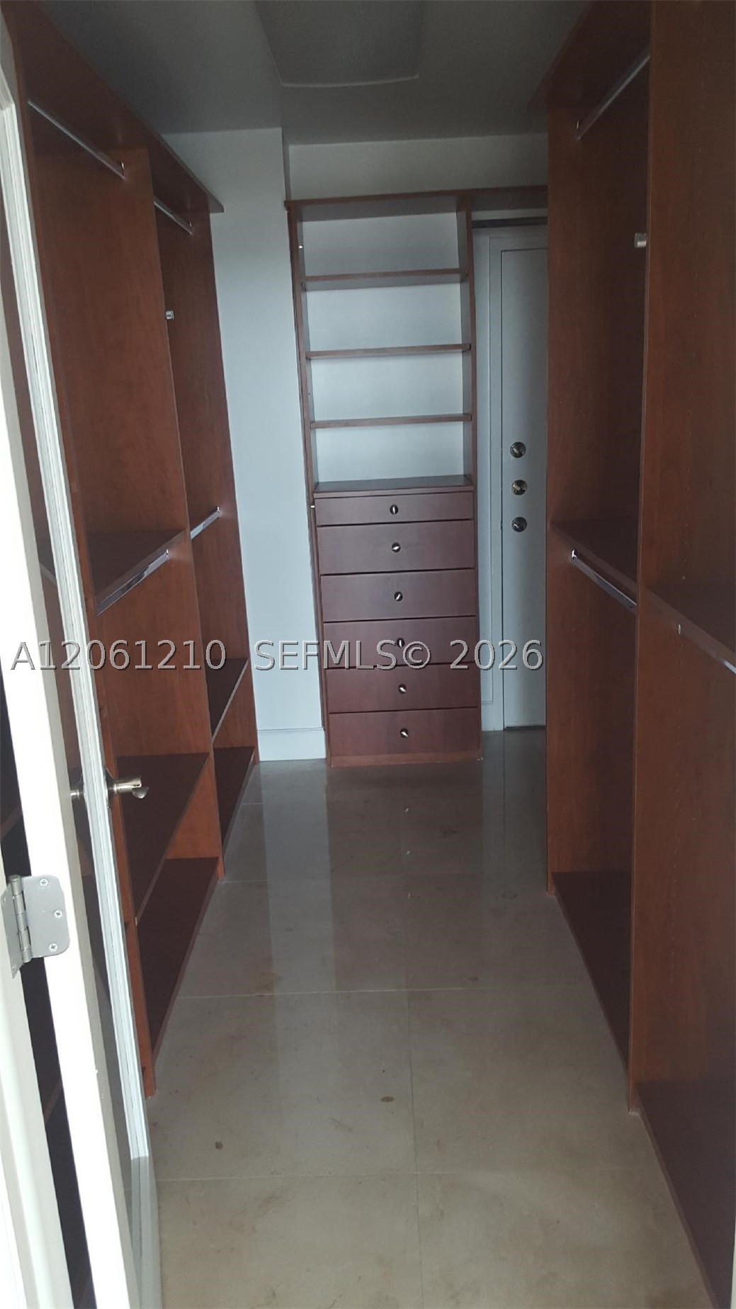18081 Biscayne Blvd Boat Slip & Unit #1805 Aventura, FL 33160