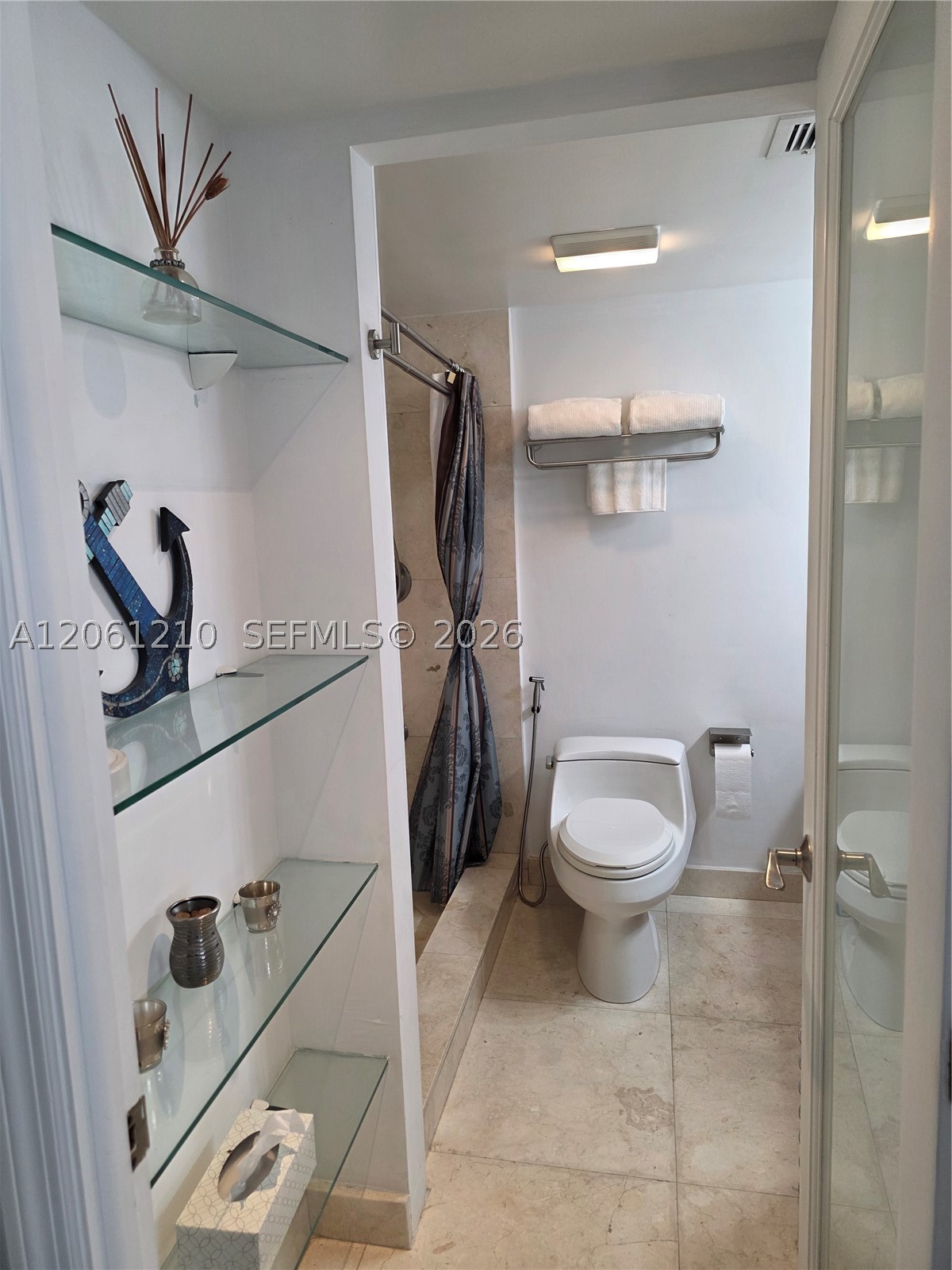 18081 Biscayne Blvd Boat Slip & Unit #1805 Aventura, FL 33160