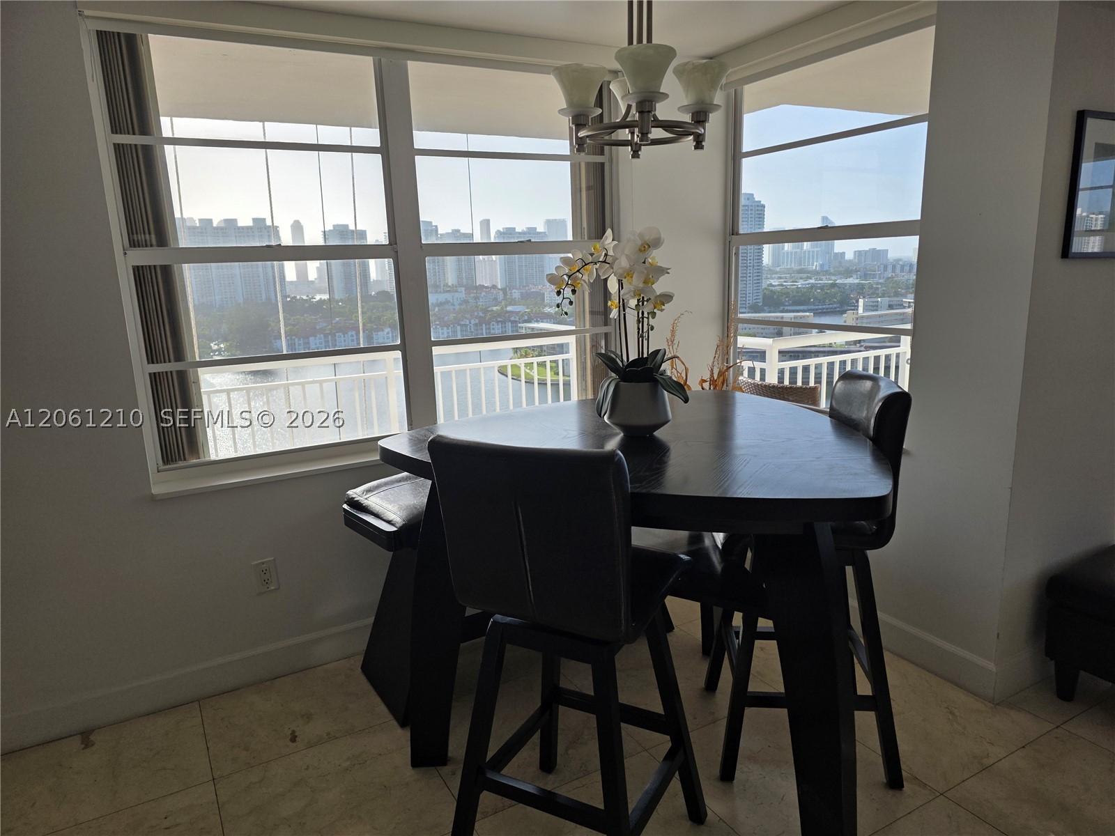 18081 Biscayne Blvd Boat Slip & Unit #1805 Aventura, FL 33160