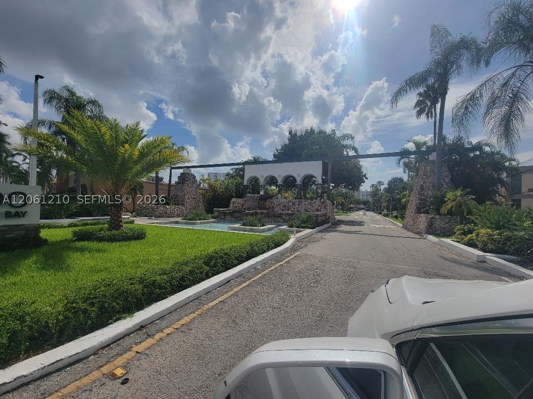18081 Biscayne Blvd Boat Slip & Unit #1805 Aventura, FL 33160