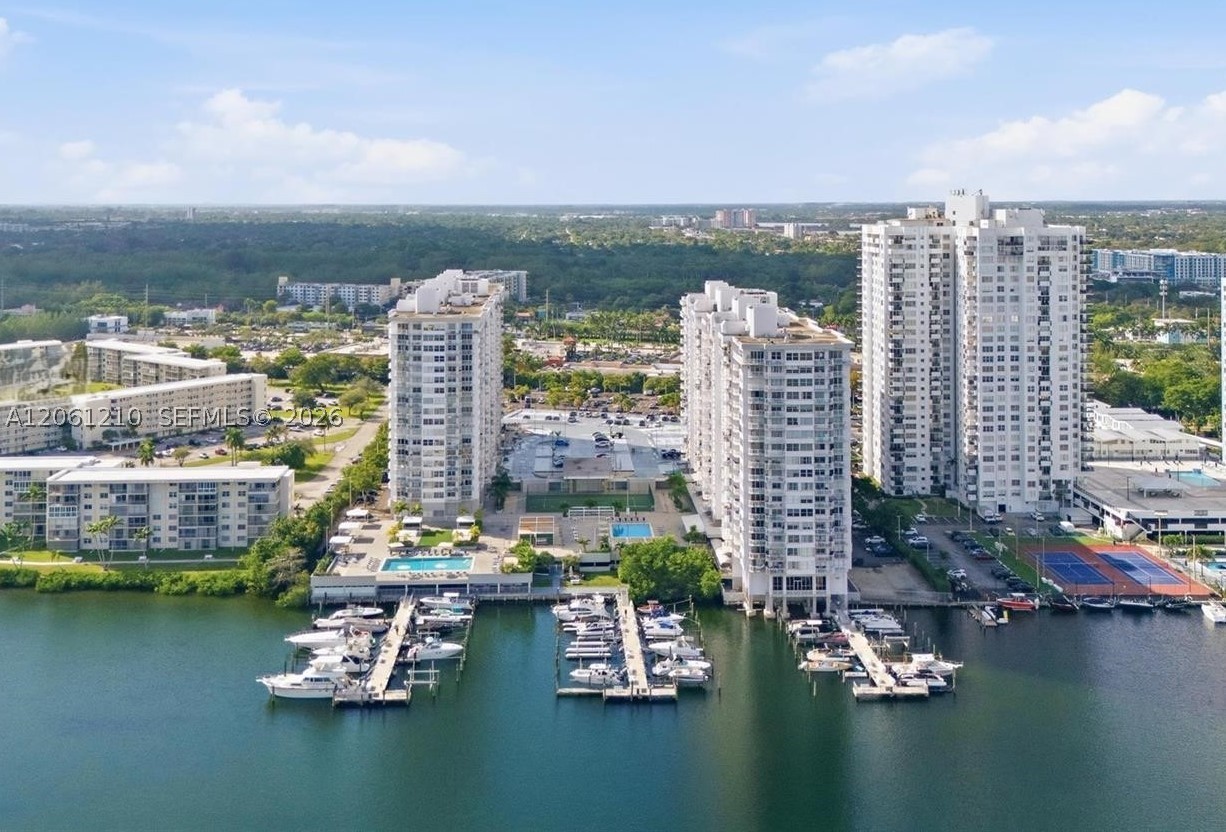 18081 Biscayne Blvd Boat Slip & Unit #1805 Aventura, FL 33160