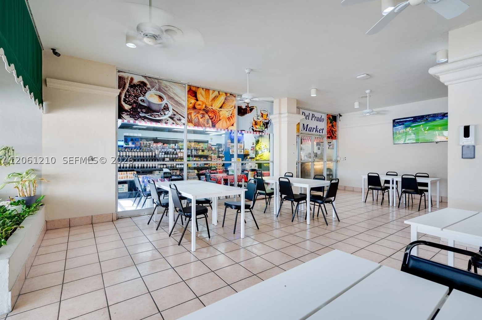 18081 Biscayne Blvd Boat Slip & Unit #1805 Aventura, FL 33160