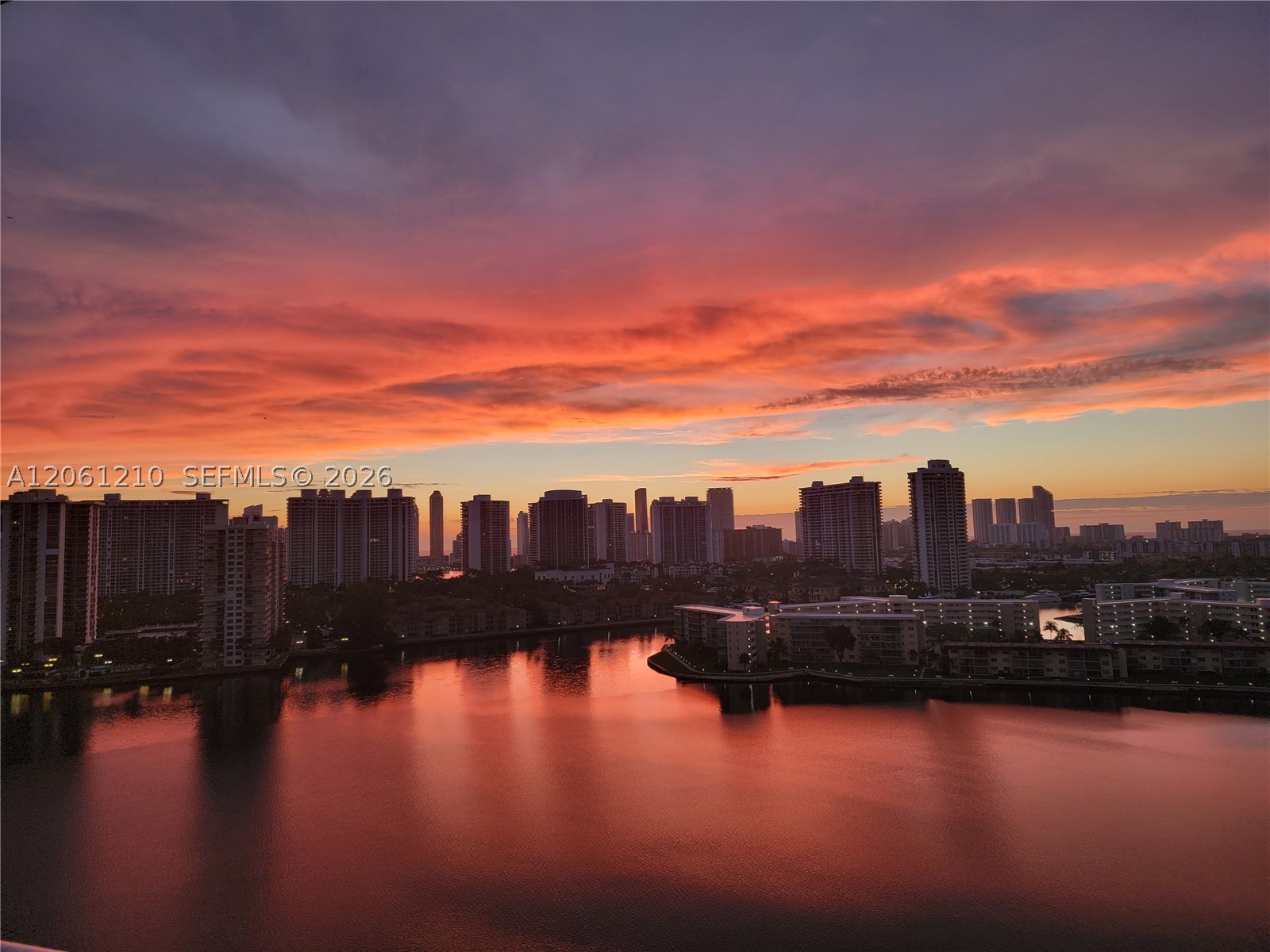 18081 Biscayne Blvd Boat Slip & Unit #1805 Aventura, FL 33160