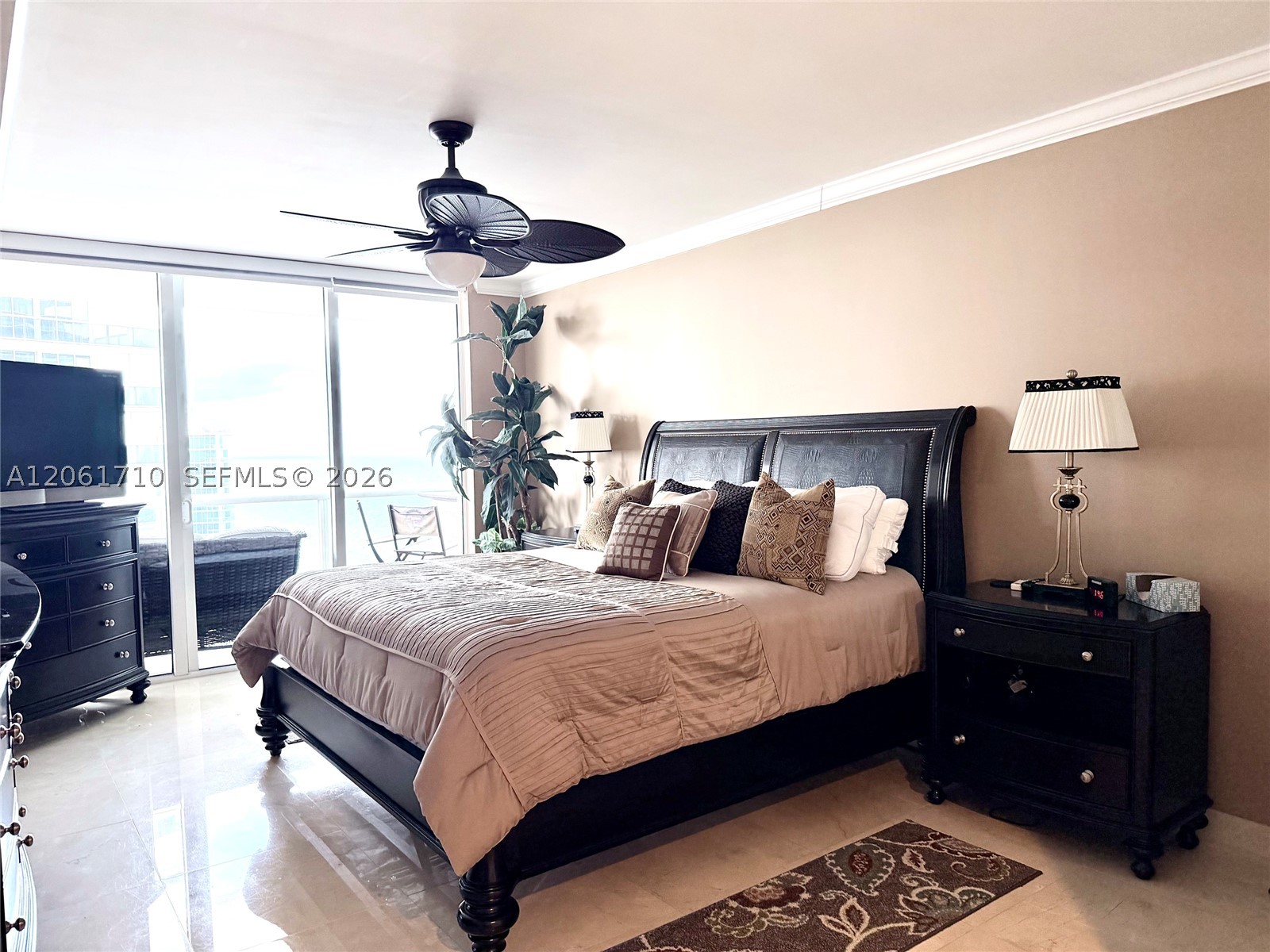 image Beach Club 214