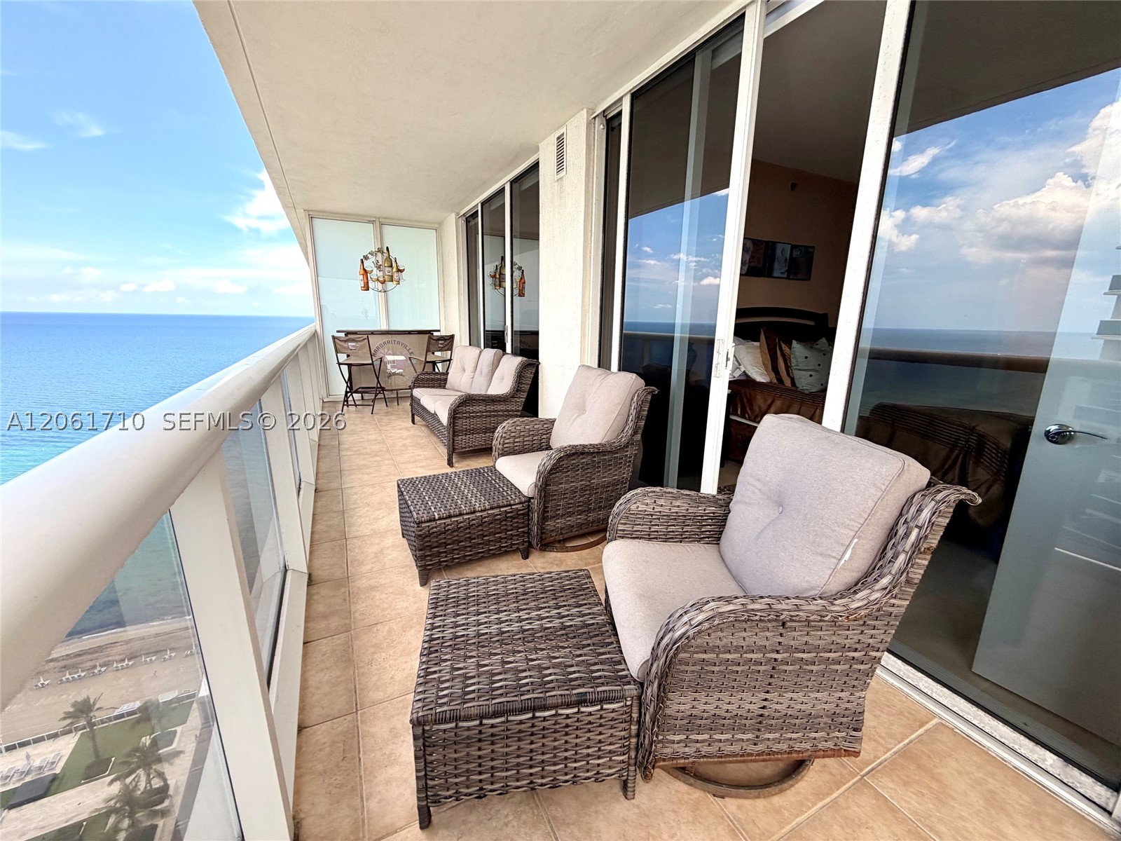 image Beach Club 233
