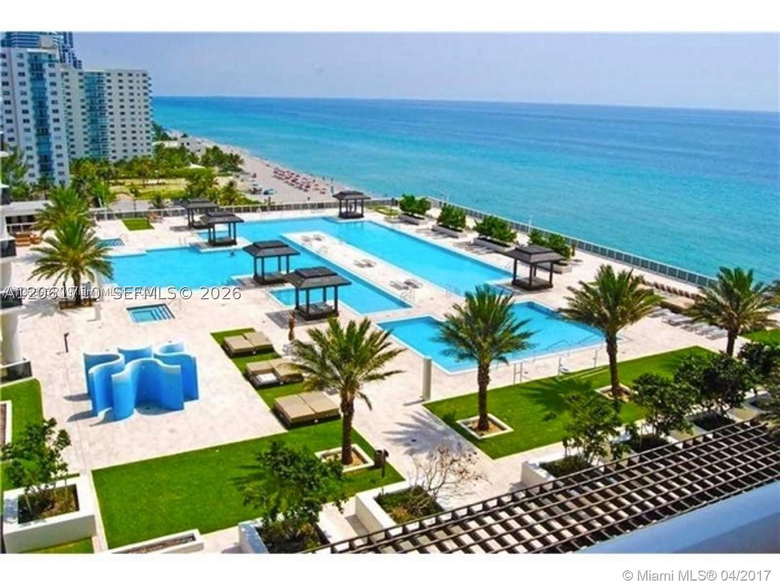 image Beach Club 241