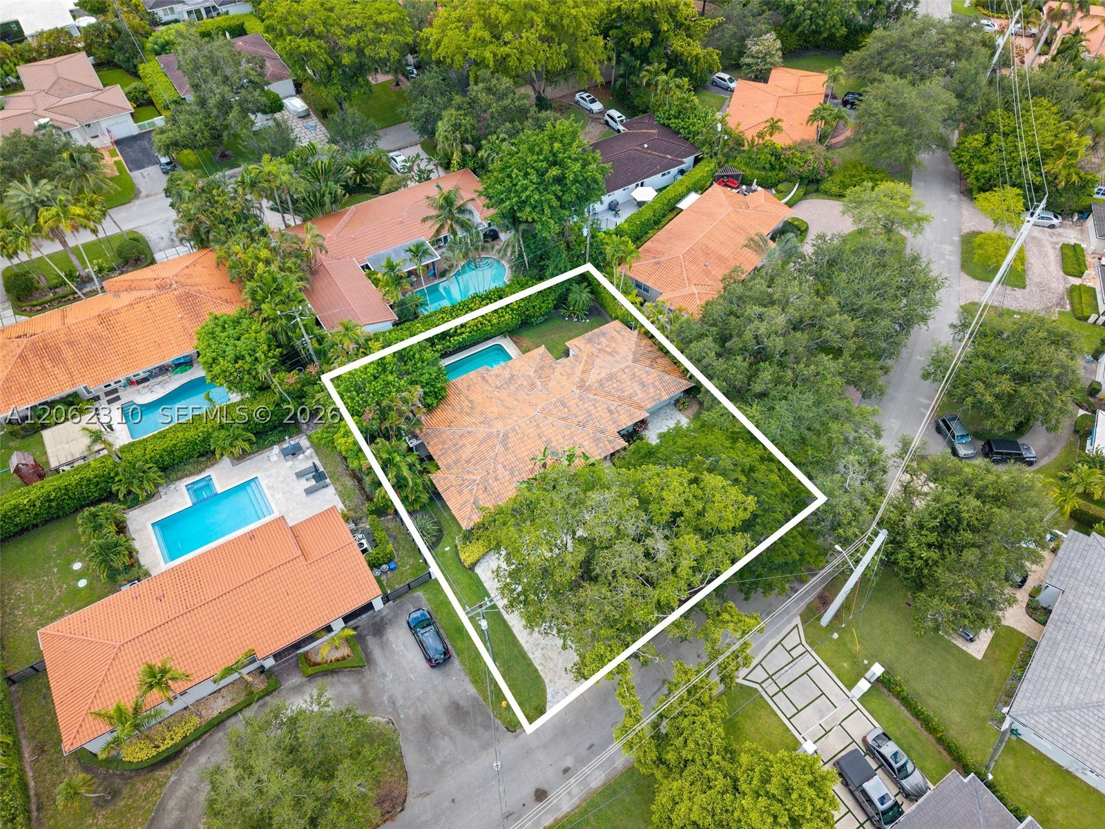 548 Vilabella Ave