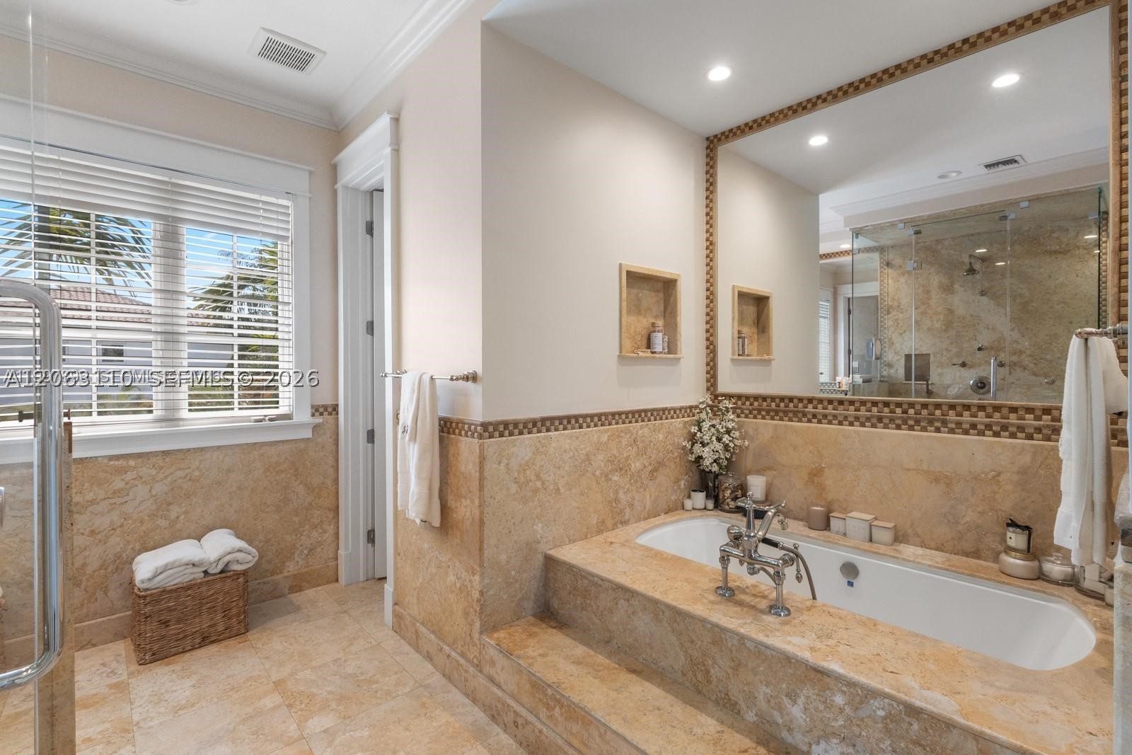 685 Harbor Ln Key Biscayne, FL 33149