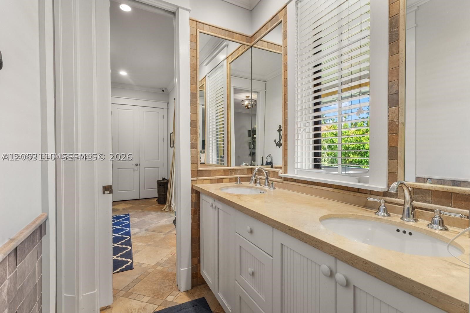 685 Harbor Ln Key Biscayne, FL 33149