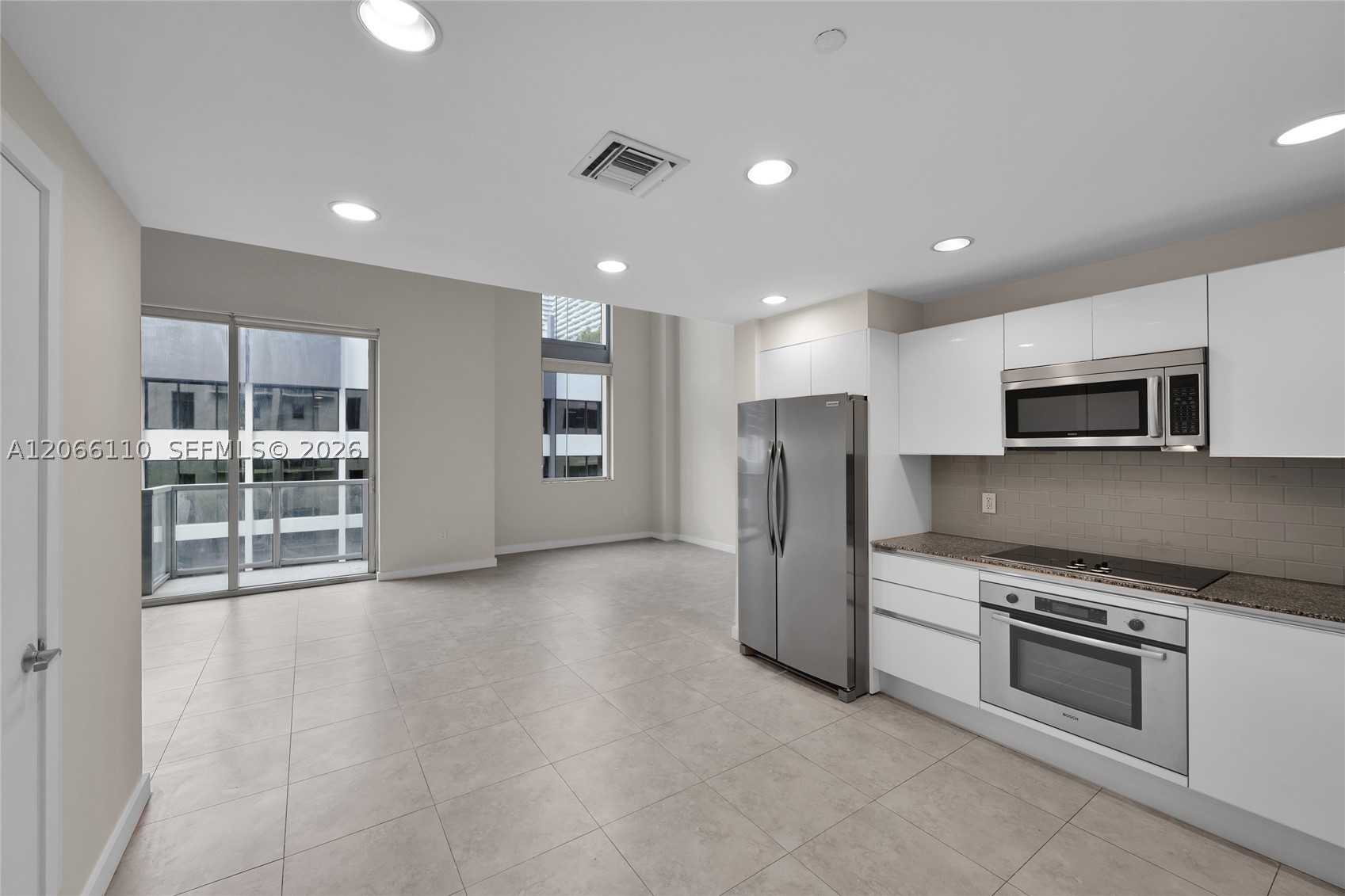 1060 Brickell Ave #815