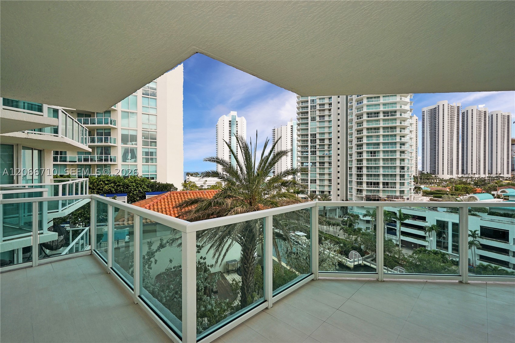 image St Tropez Sunny Isles20