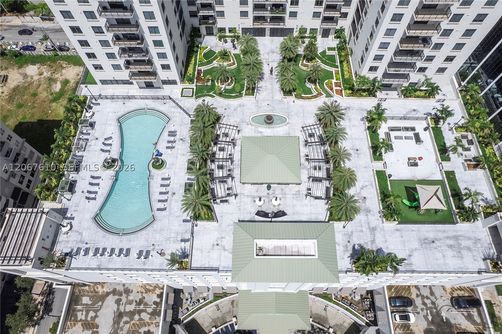 image Nine at Mary Brickell Village9