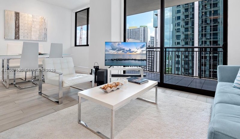 image Nine at Mary Brickell Village14