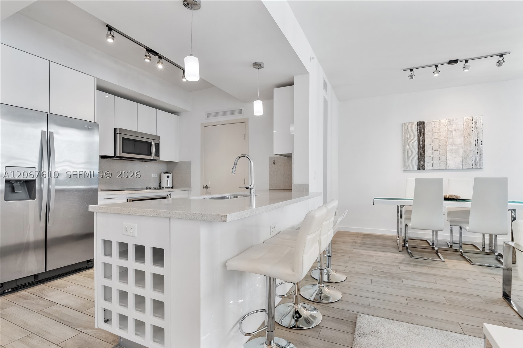 image Nine at Mary Brickell Village15