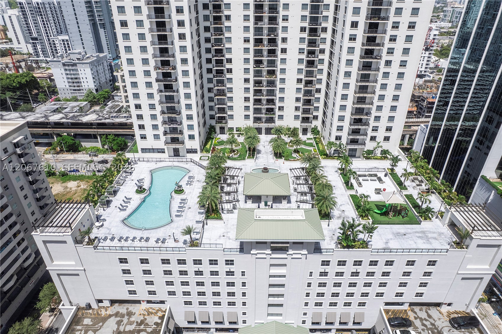 image Nine at Mary Brickell Village37