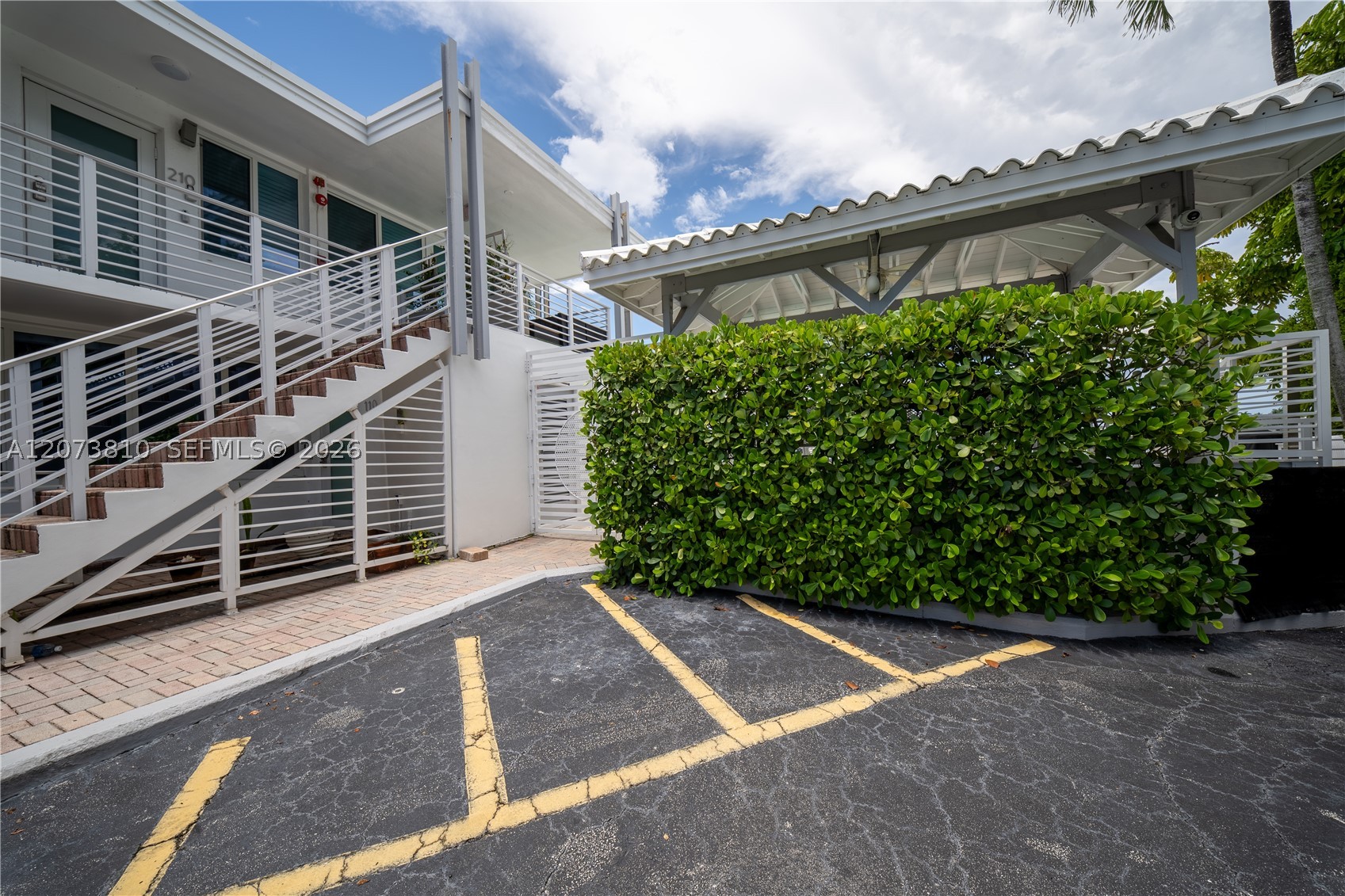 405 N Hibiscus Dr #202 Miami Beach, FL 33139