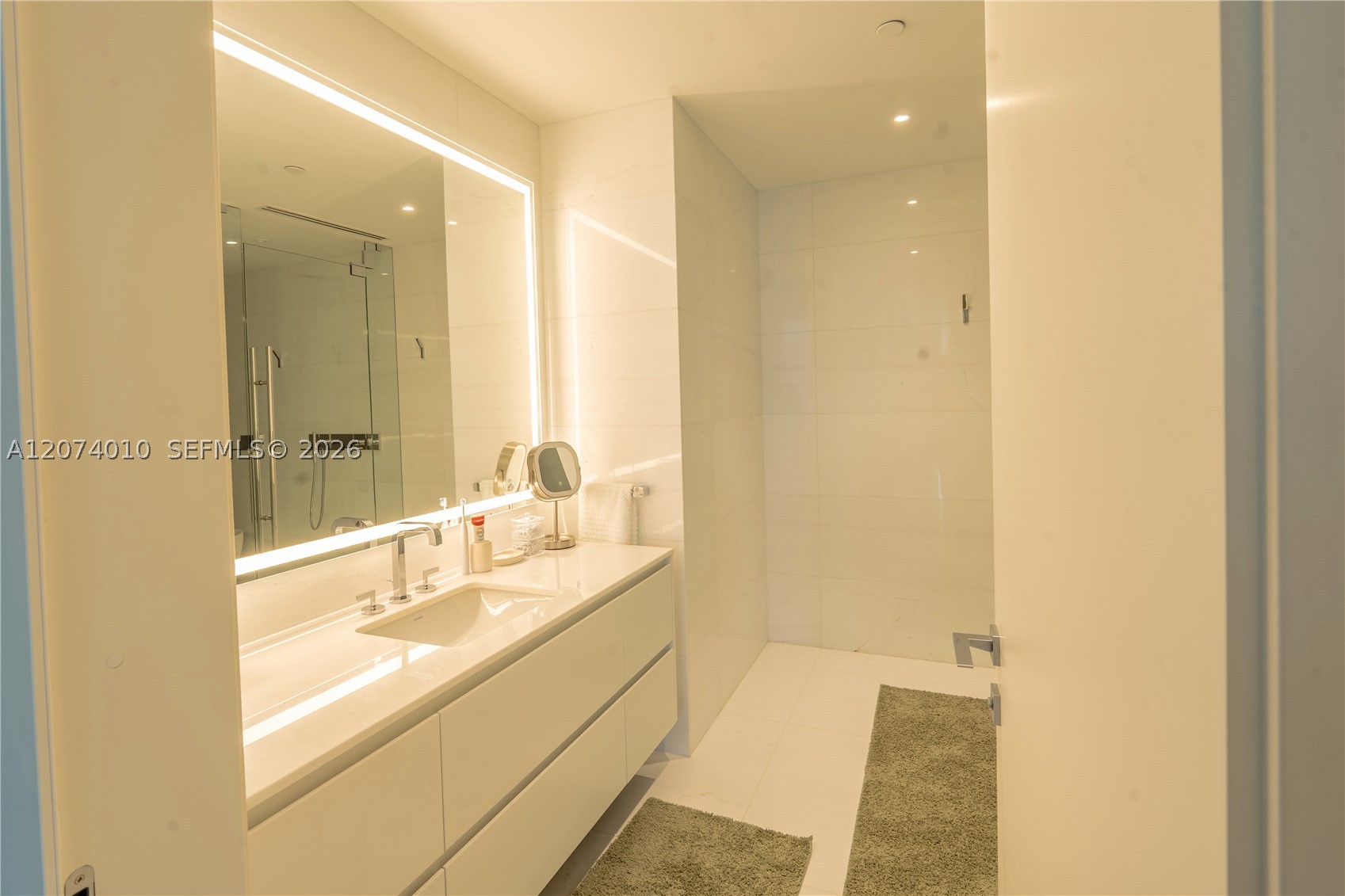 300 Biscayne Blvd Way #3109W Miami, FL 33131