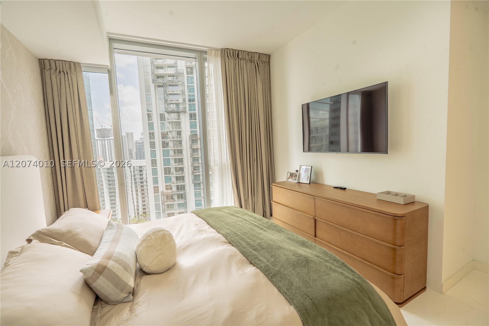 300 Biscayne Blvd Way #3109W Miami, FL 33131