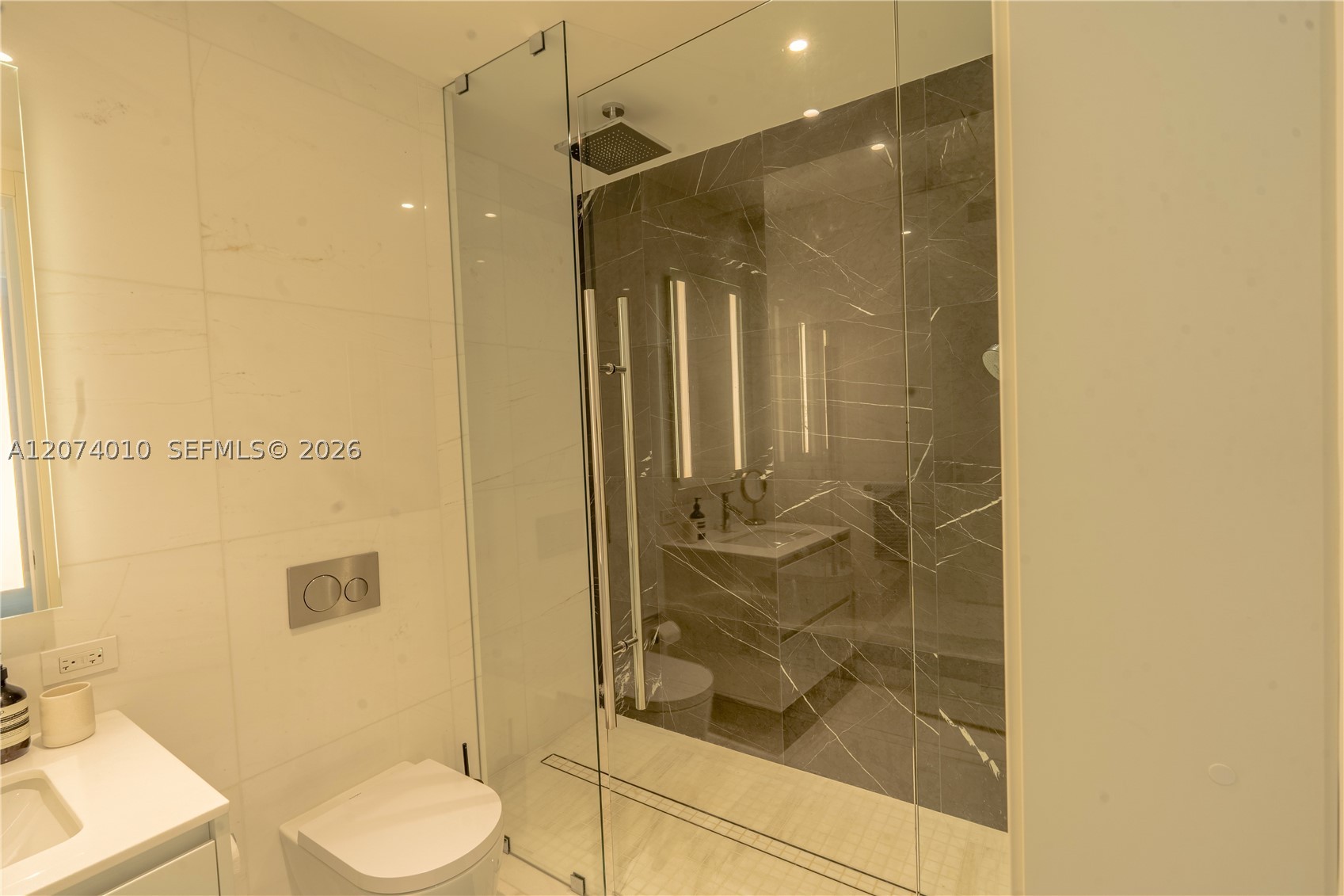 300 Biscayne Blvd Way #3109W Miami, FL 33131