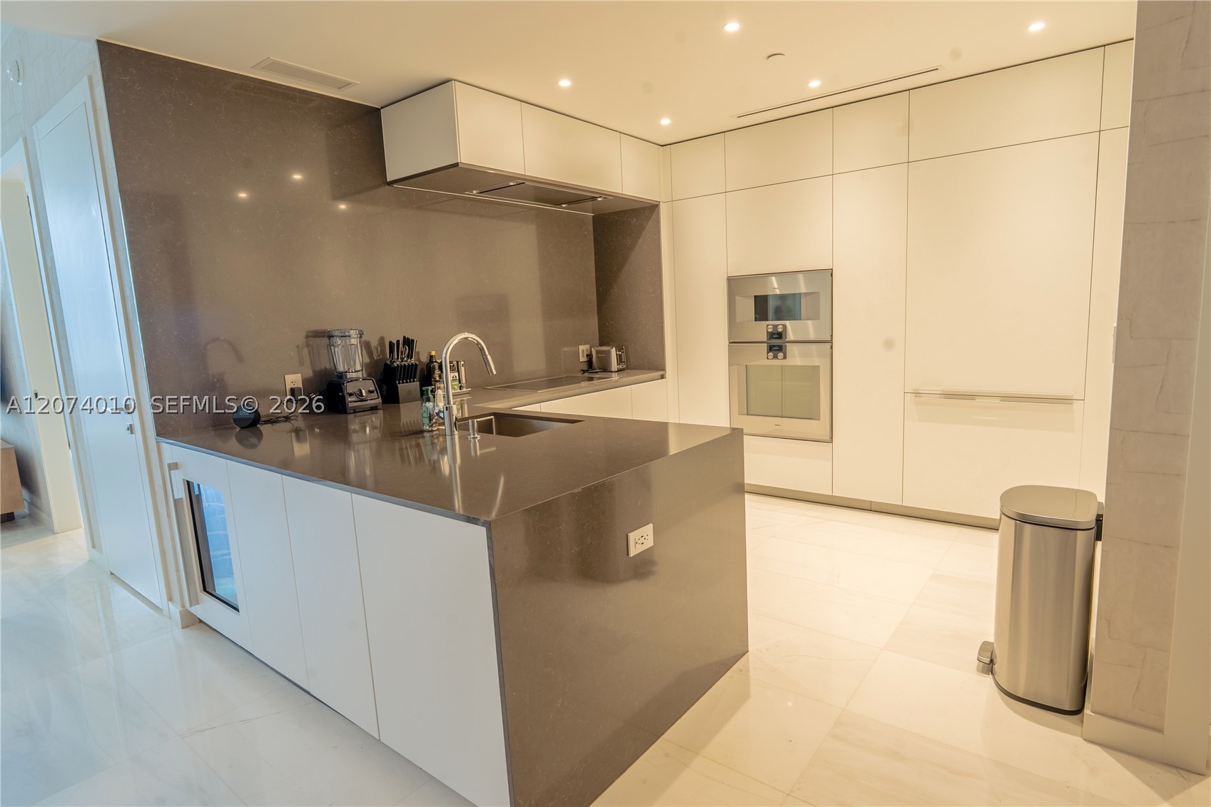 300 Biscayne Blvd Way #3109W Miami, FL 33131