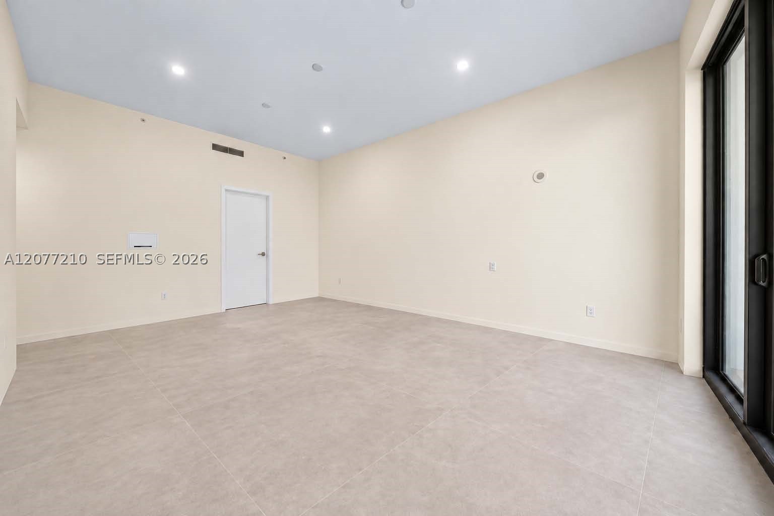 275 Giralda Ave #6A Coral Gables, FL 33134