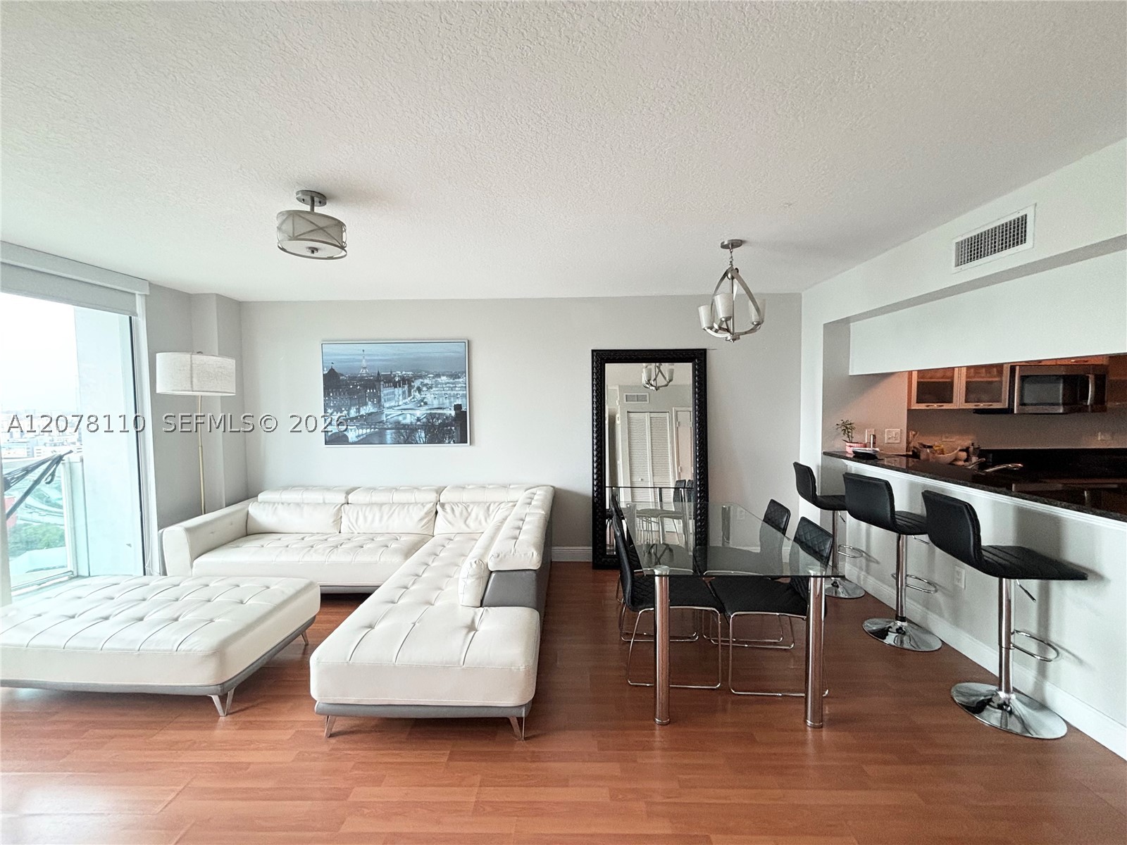 image Brickell on the River North5