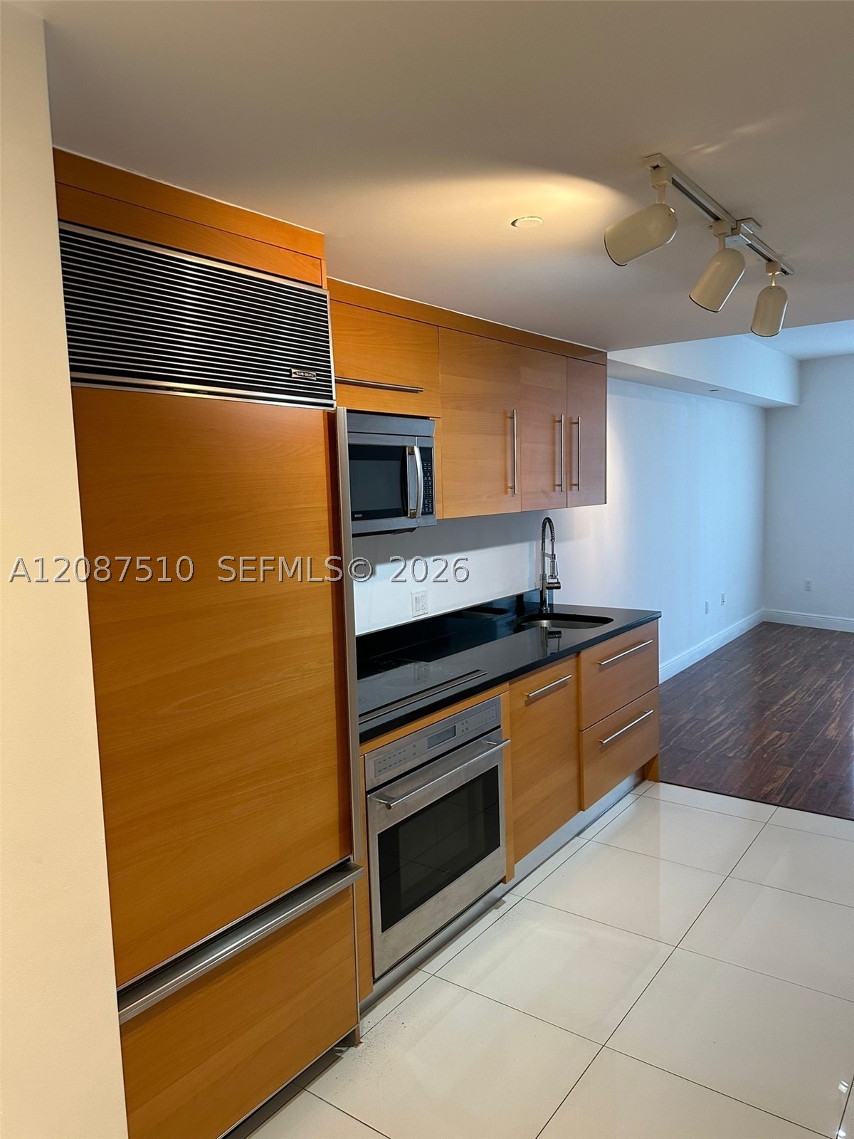 image Icon Brickell I10