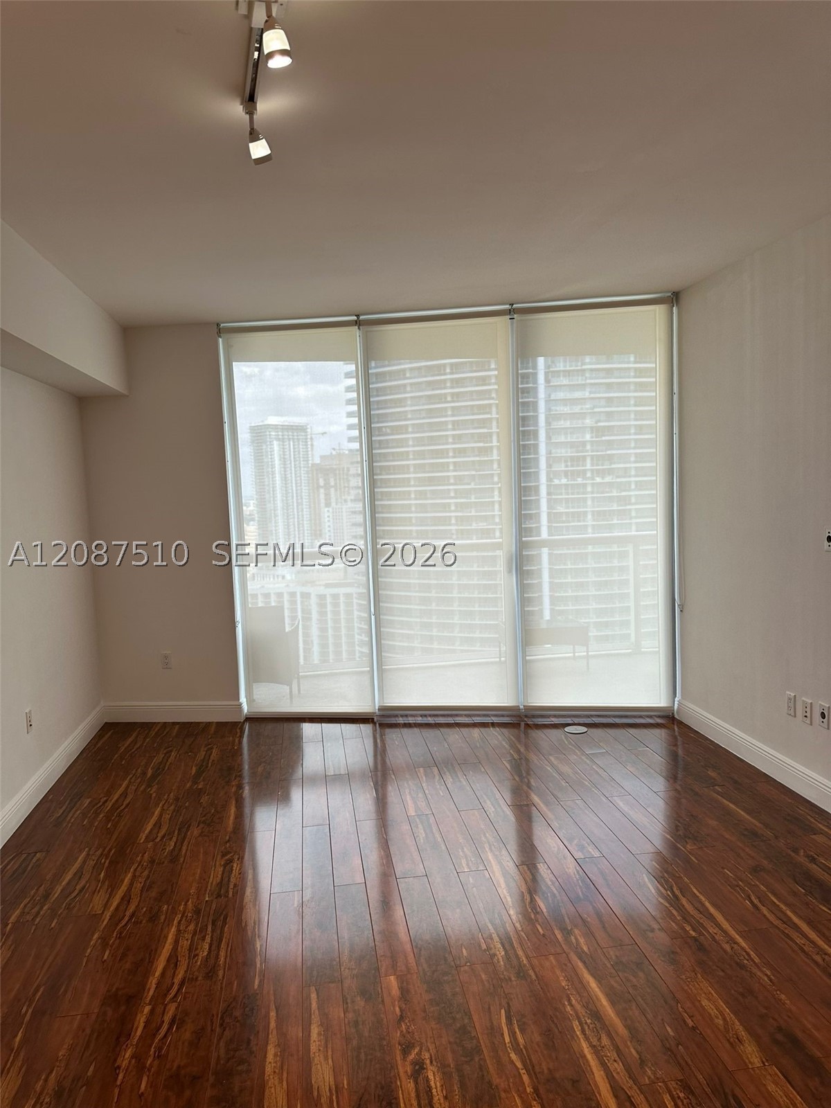 image Icon Brickell I1