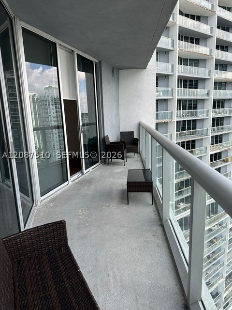 image Icon Brickell I6