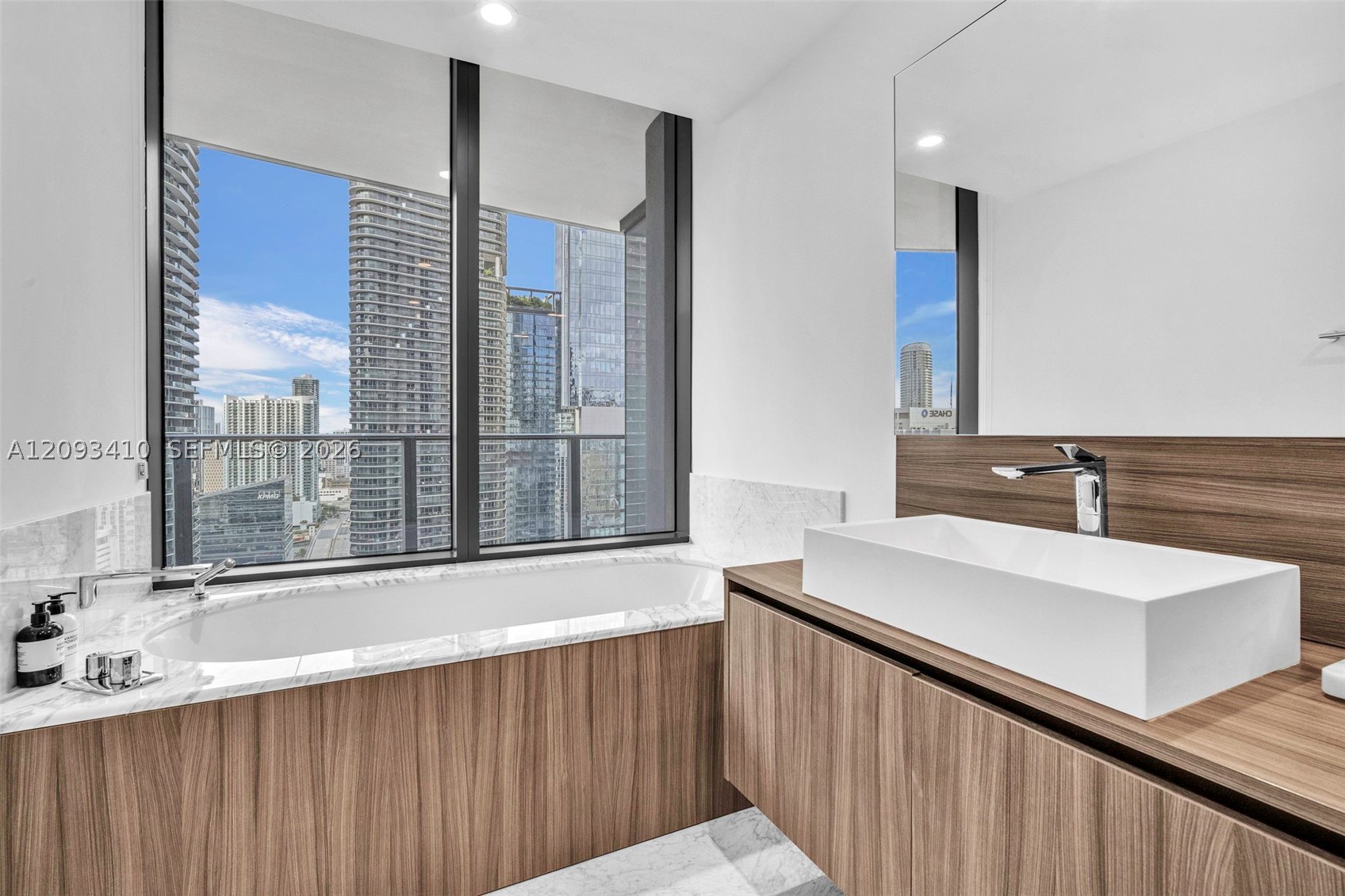 image Brickell Flatiron25
