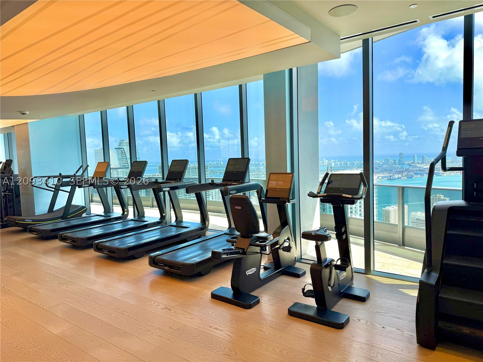 image Brickell Flatiron44