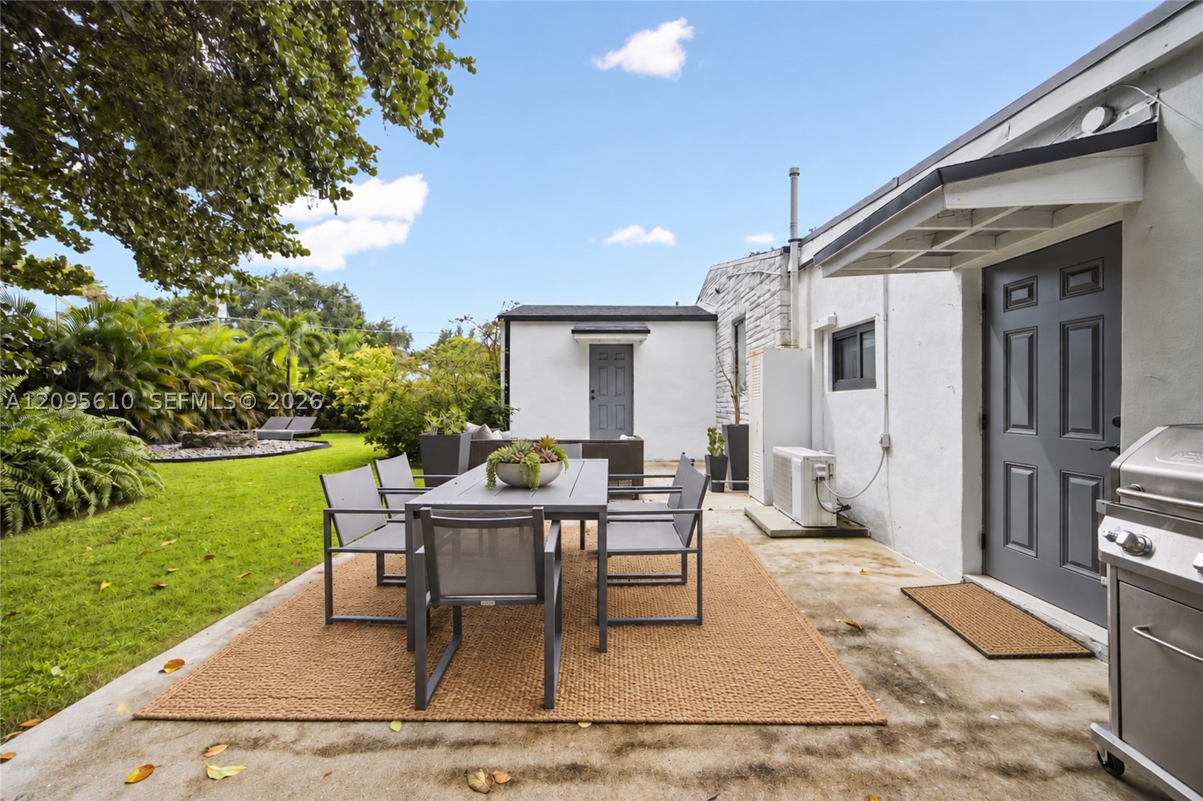 295 NW 42nd St Miami, FL 33127