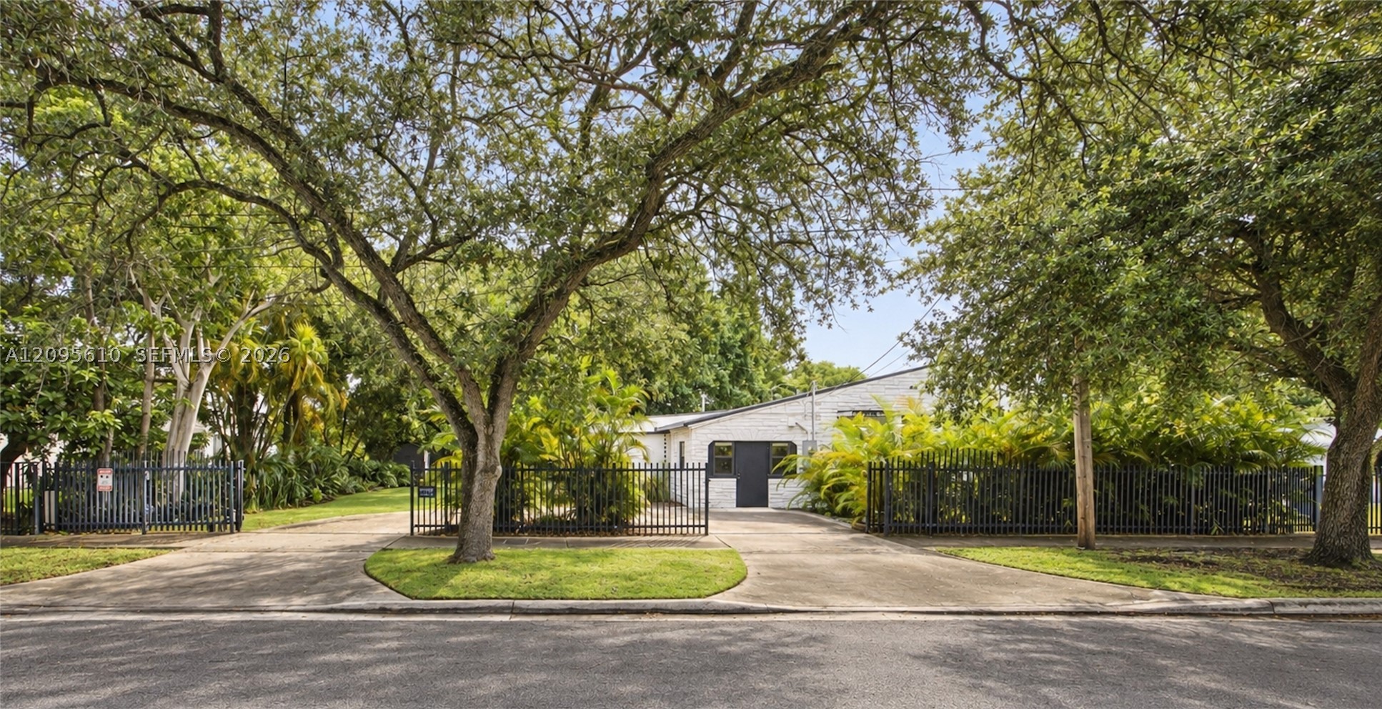 295 NW 42nd St Miami, FL 33127