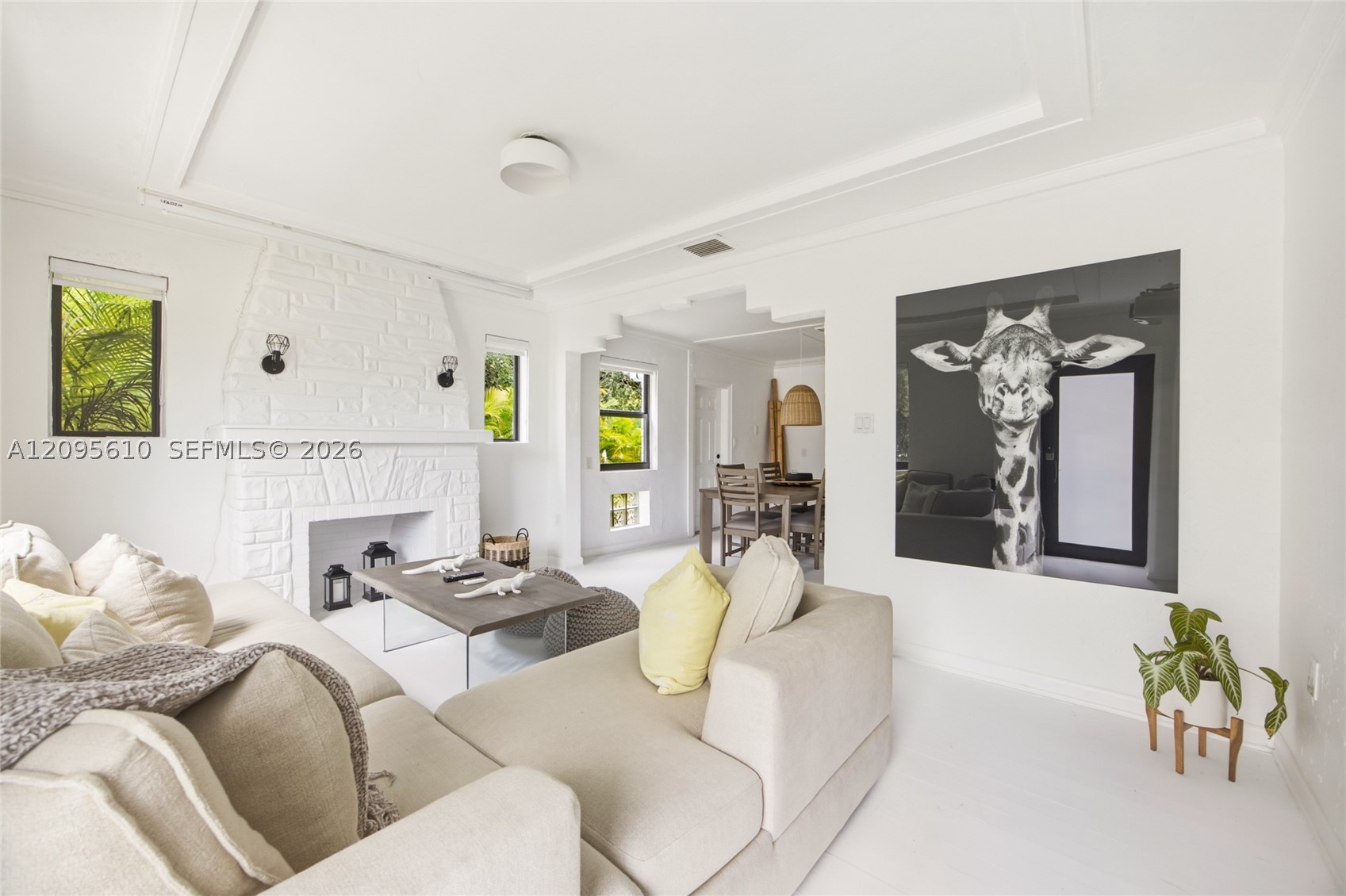 295 NW 42nd St Miami, FL 33127