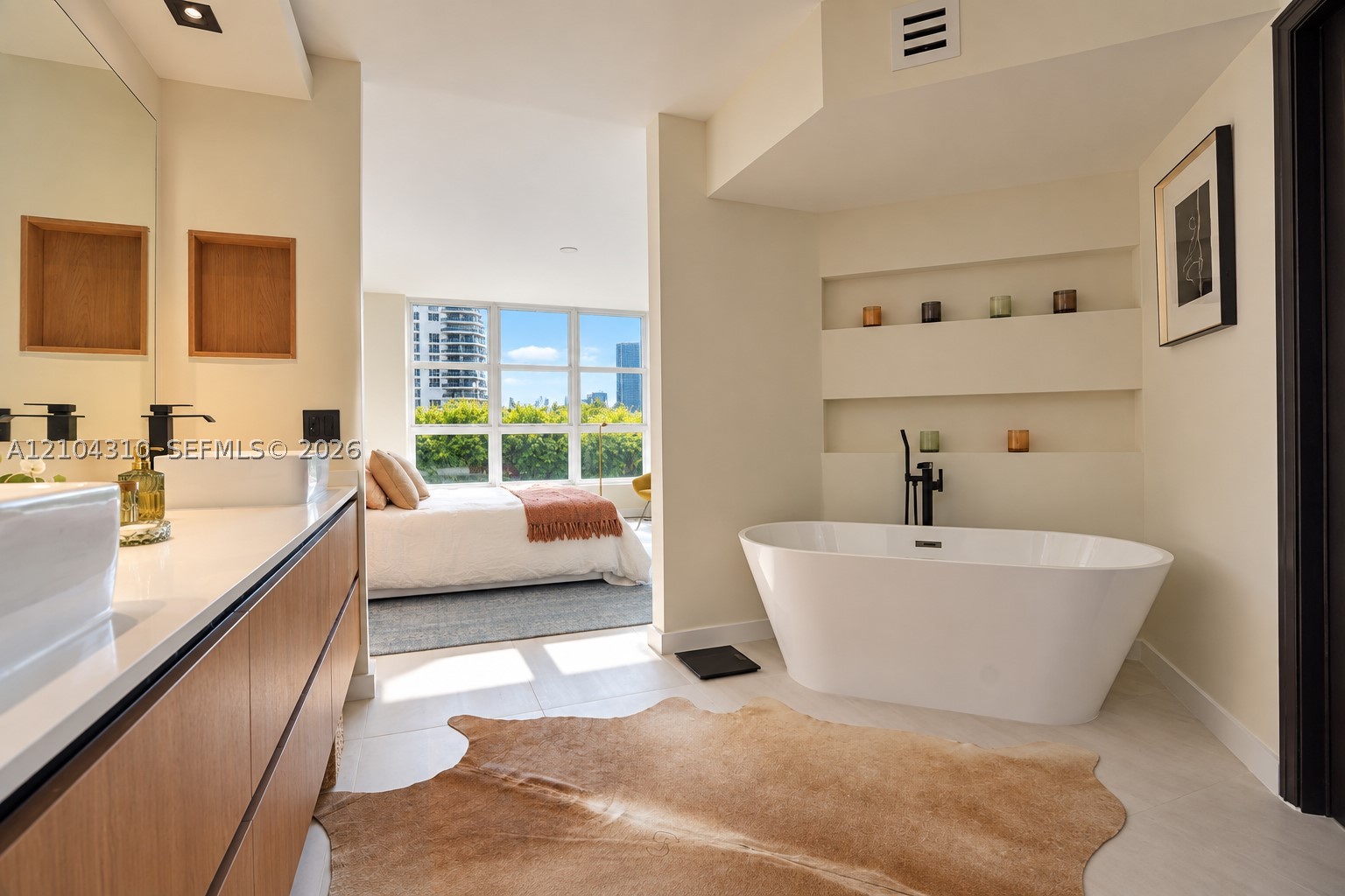3530 Mystic Pointe Dr #415 Aventura, FL 33180