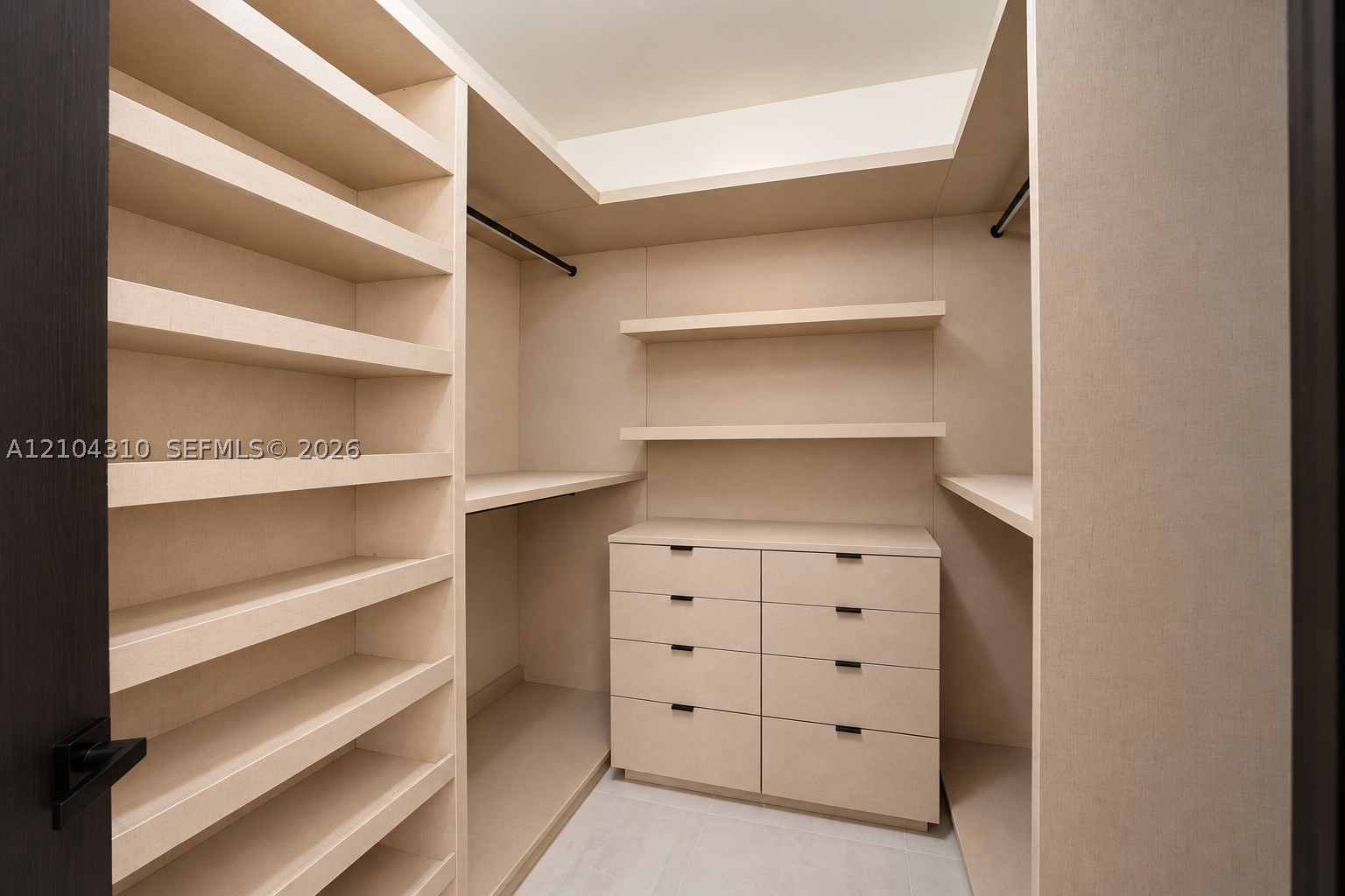 3530 Mystic Pointe Dr #415 Aventura, FL 33180